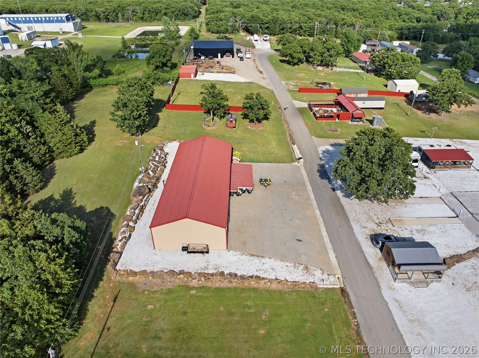 448622 E 978 Road Property Photo 3