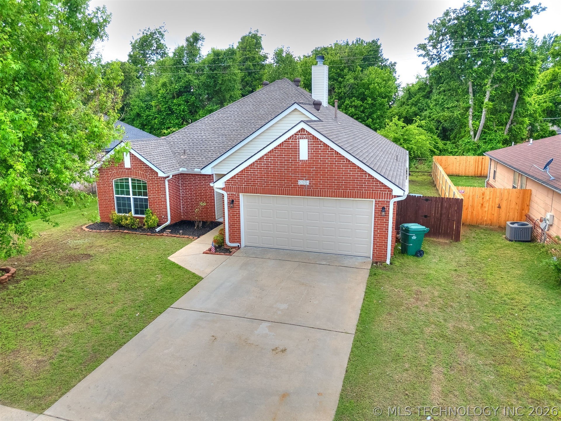 5324 S Redbud Place Property Photo 3