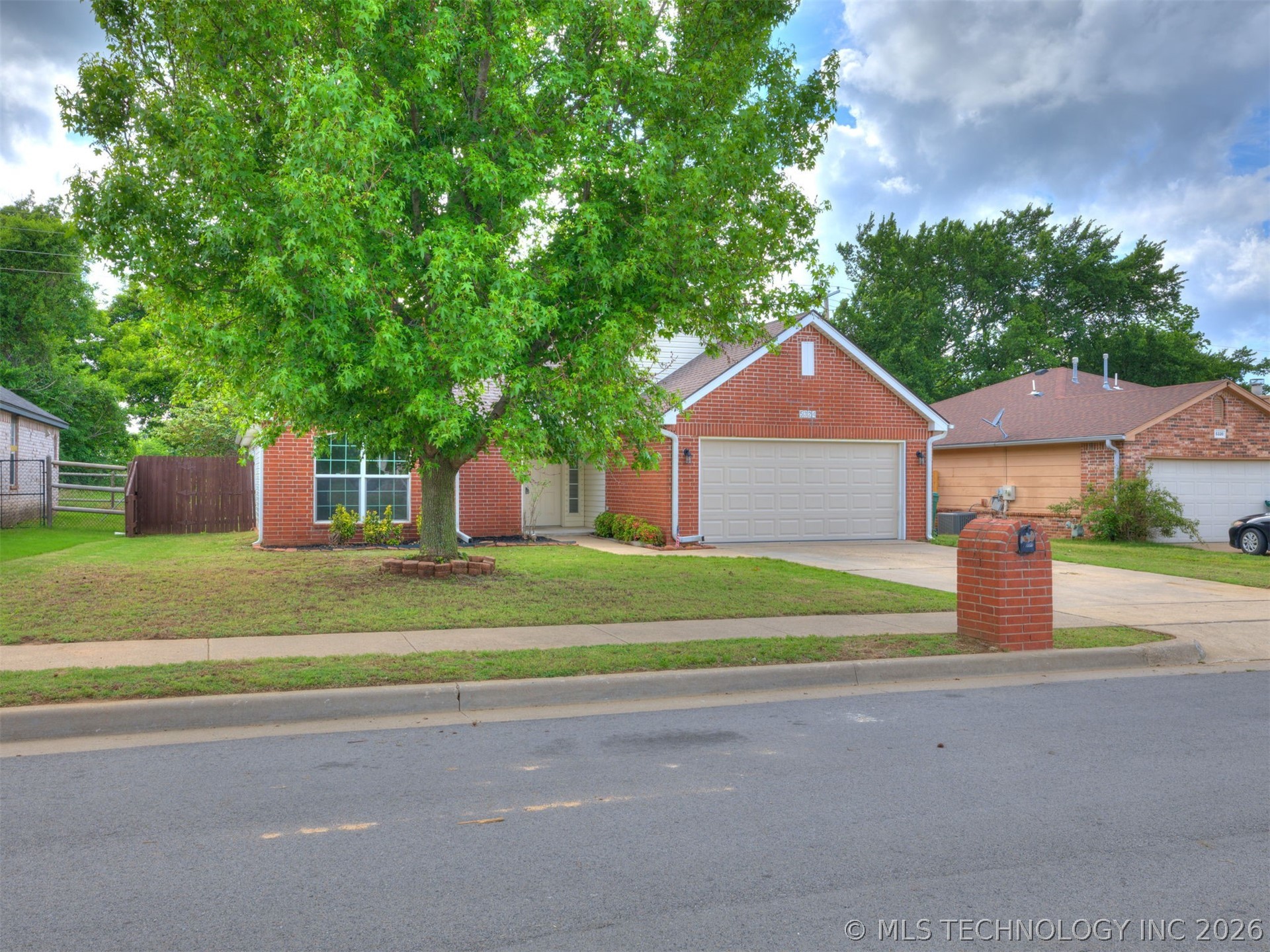5324 S Redbud Place Property Photo 4