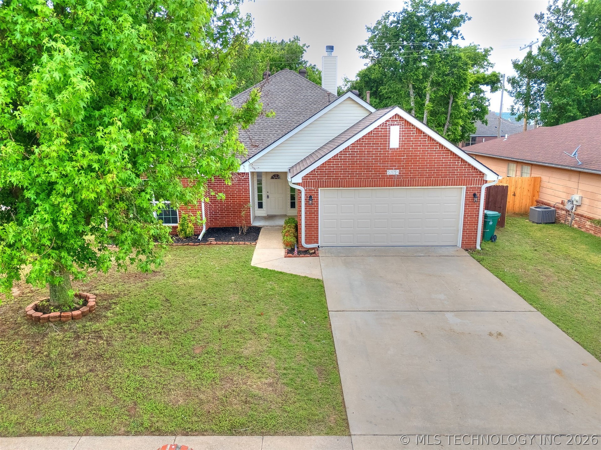 5324 S Redbud Place Property Photo 5