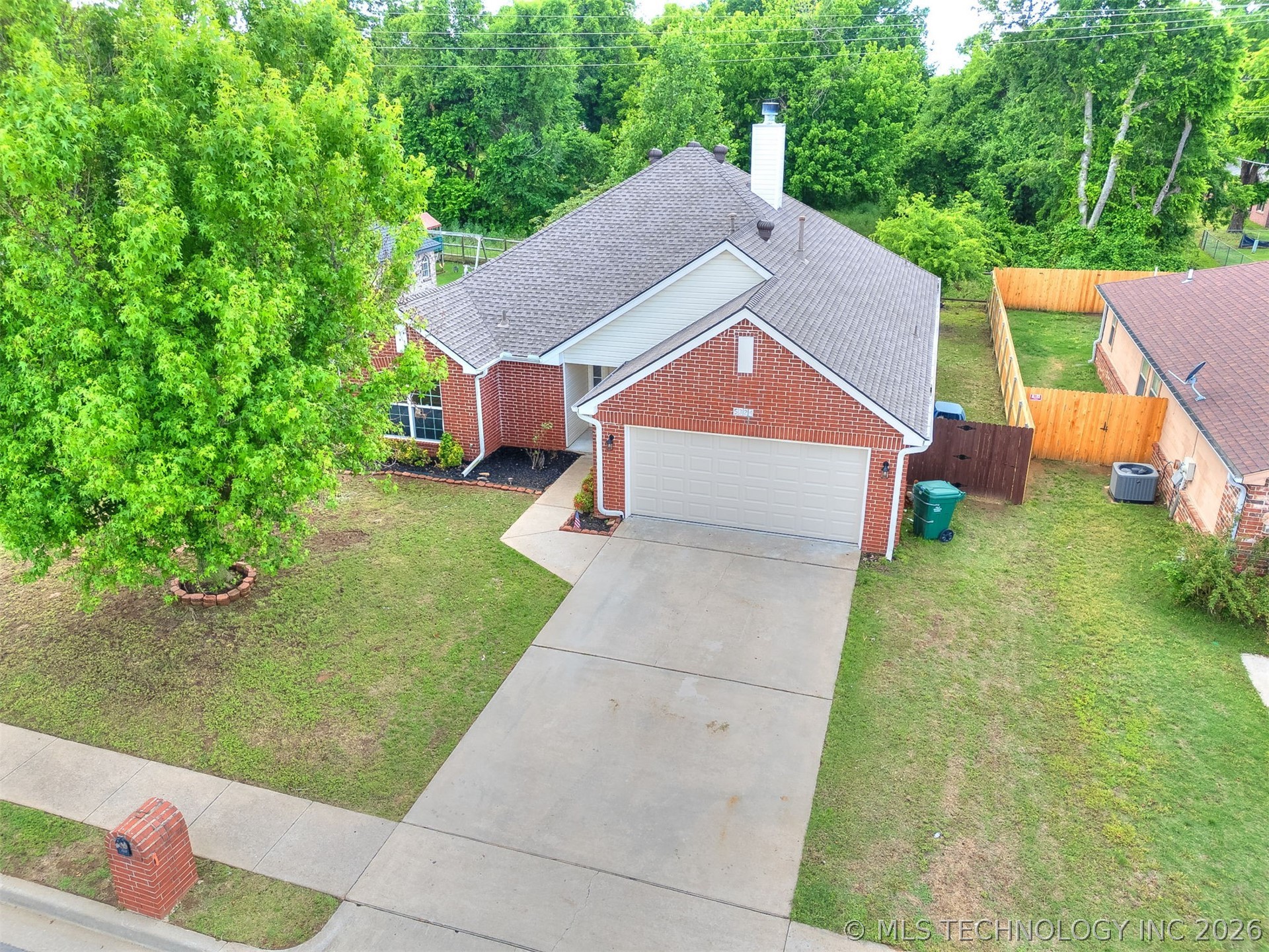 5324 S Redbud Place Property Photo 6