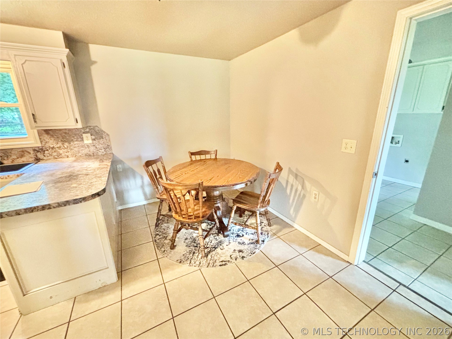 106 E Elk Road Property Photo 11