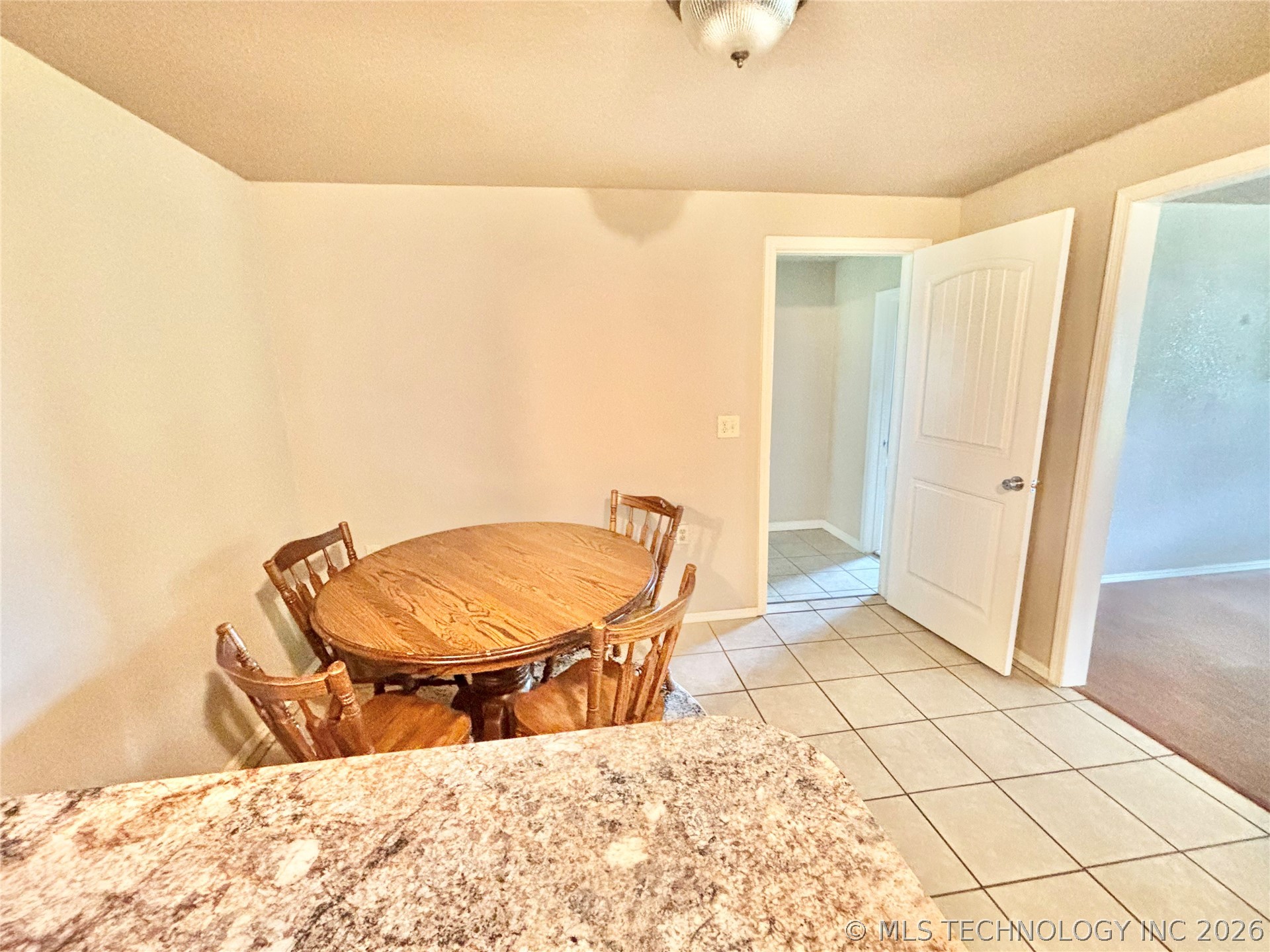 106 E Elk Road Property Photo 12