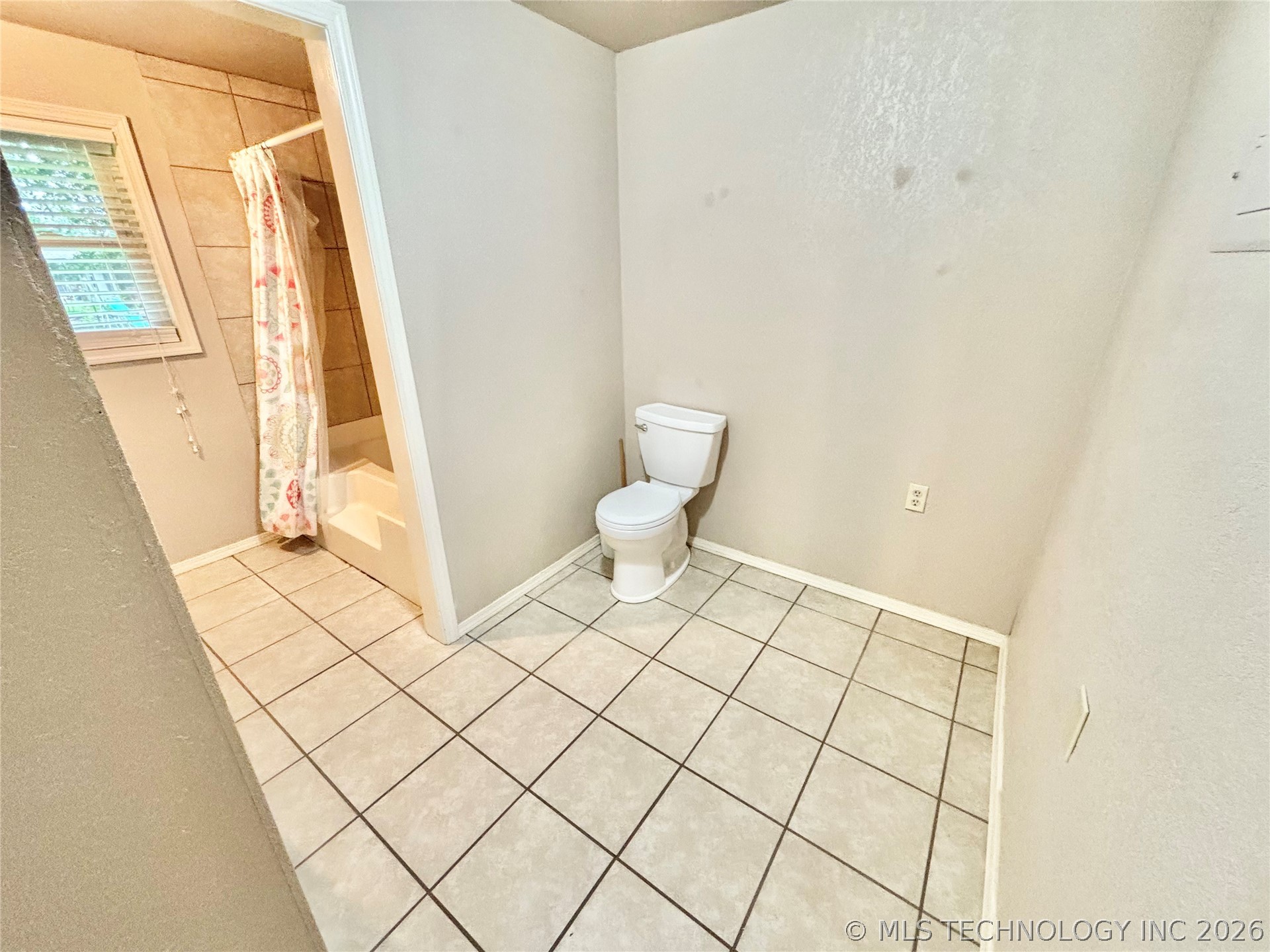 106 E Elk Road Property Photo 23