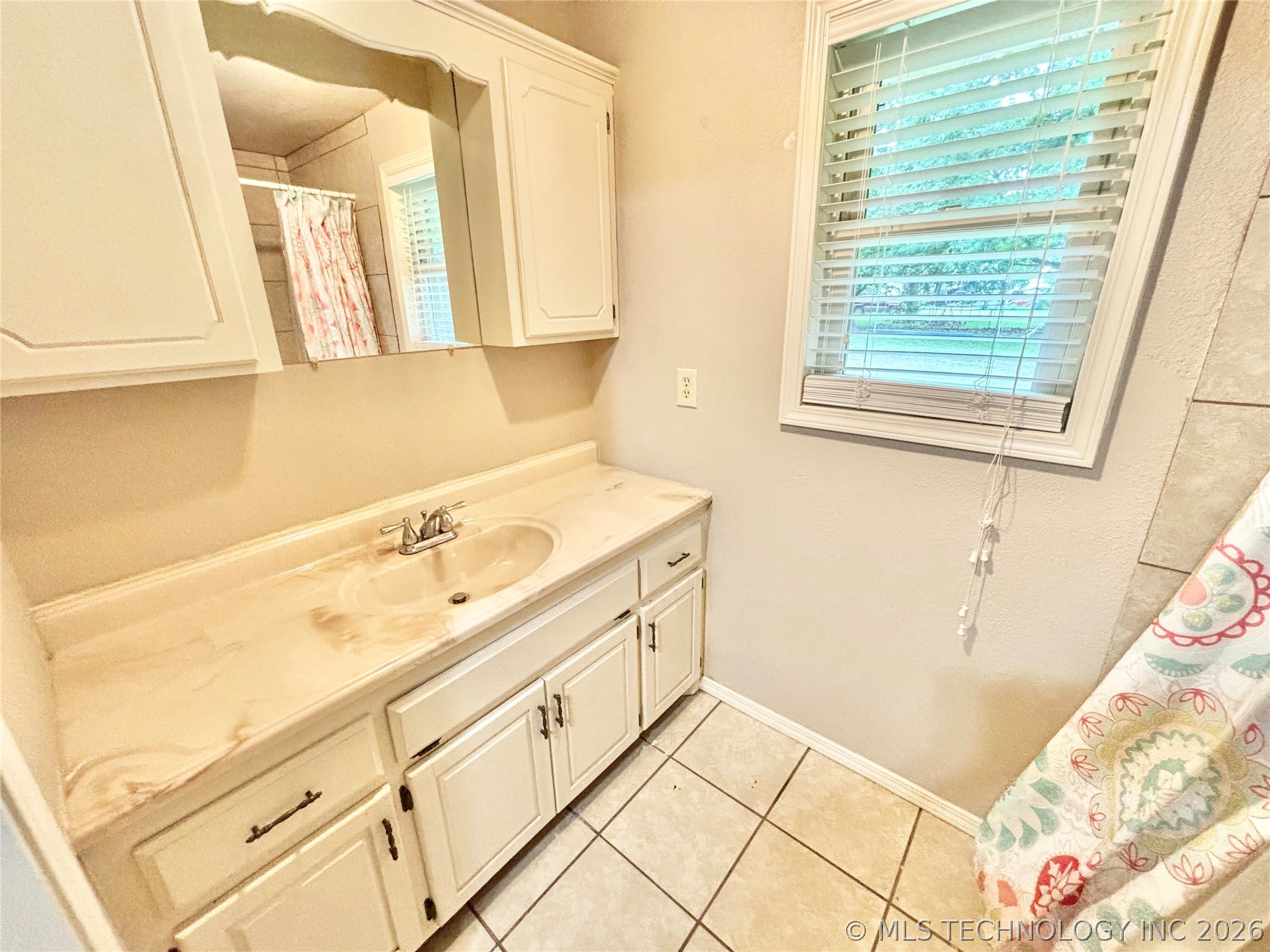 106 E Elk Road Property Photo 24