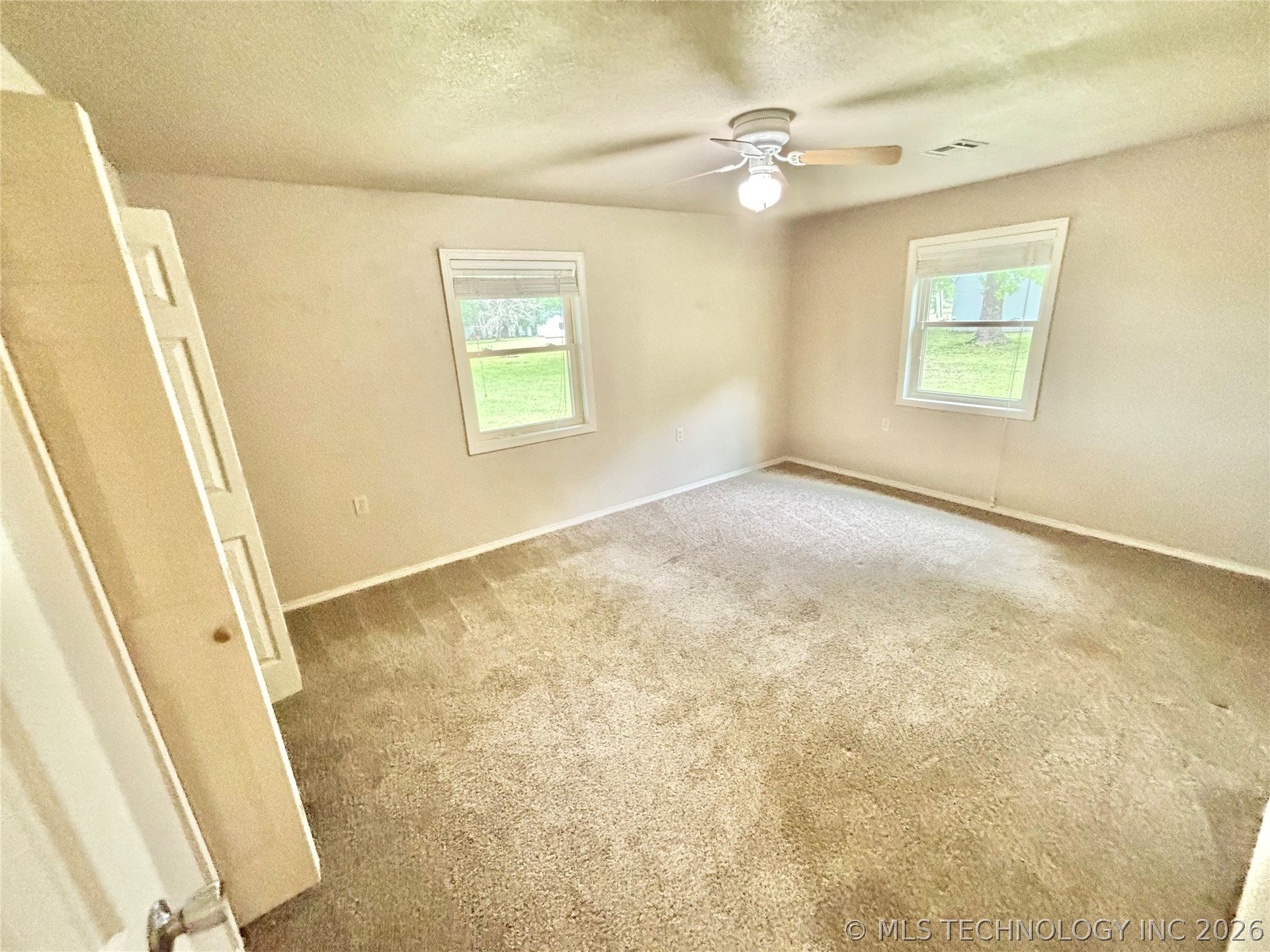 106 E Elk Road Property Photo 26