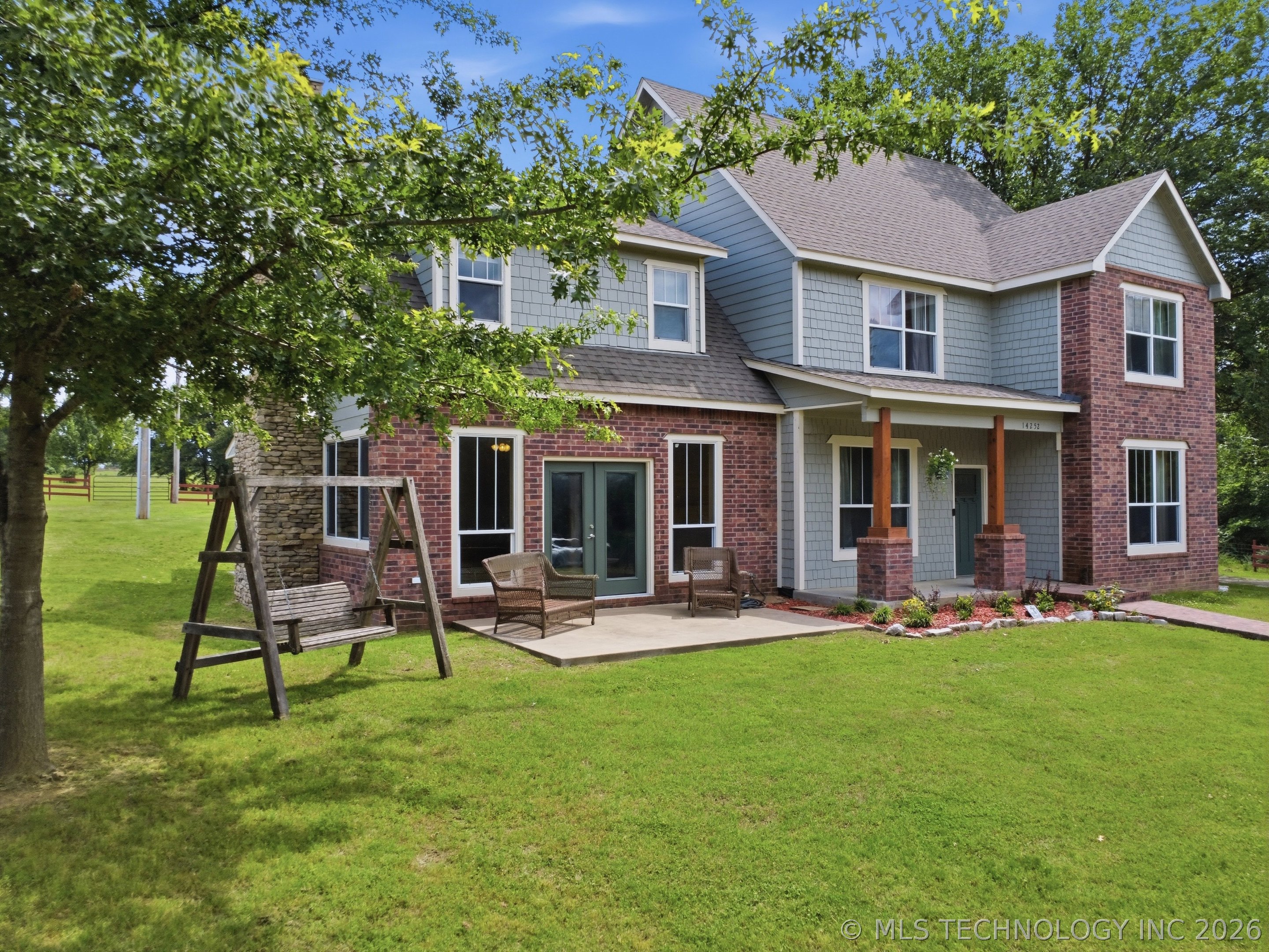 14252 E Lake Drive Property Photo 3