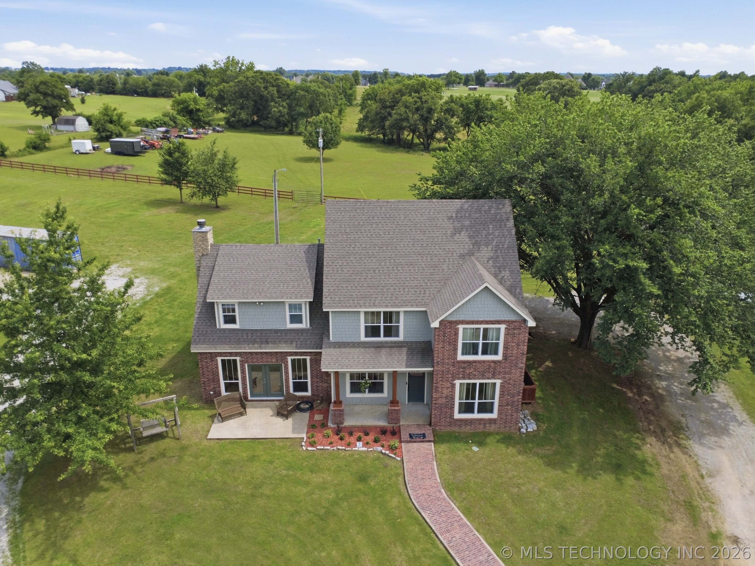 14252 E Lake Drive Property Photo 4