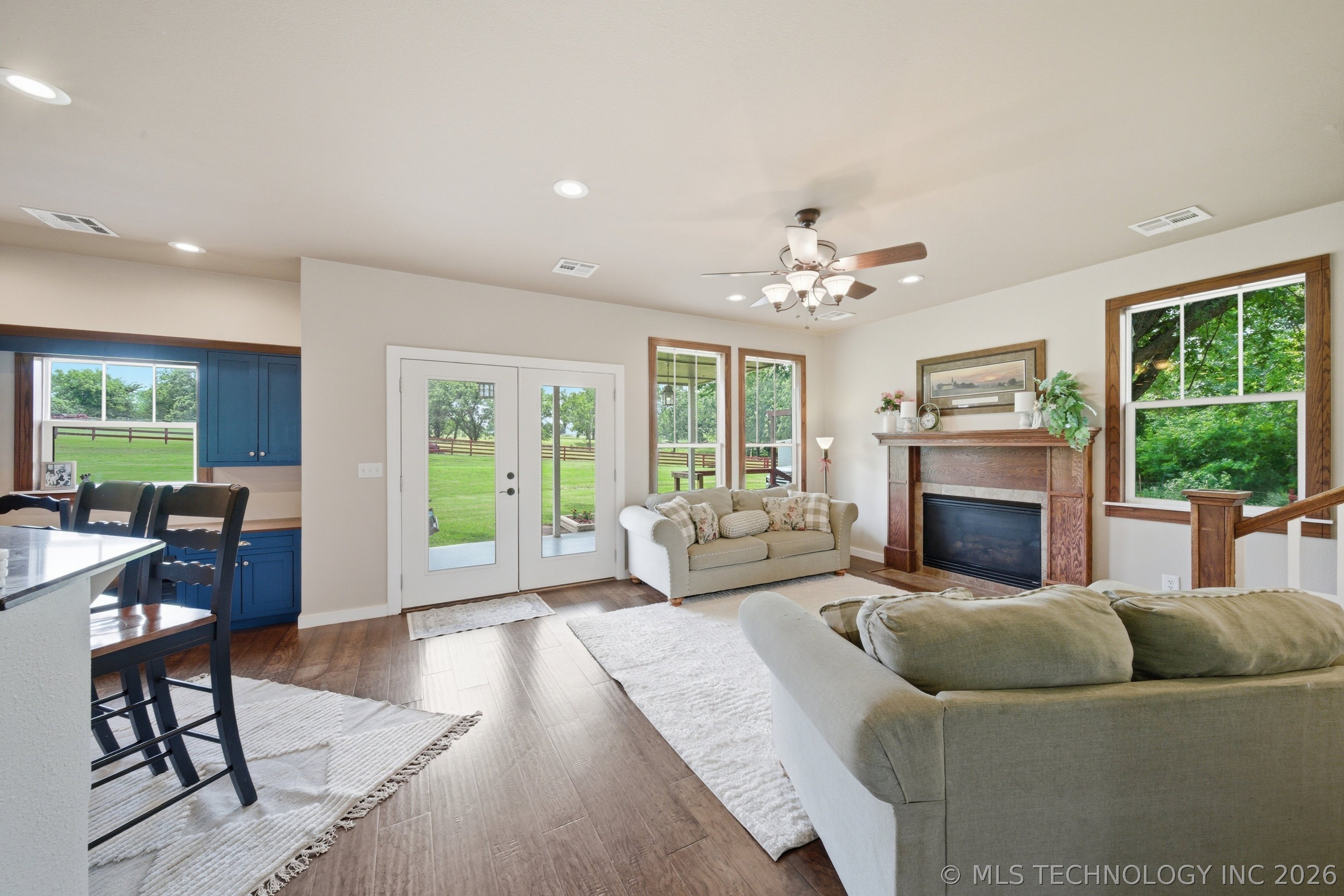 14252 E Lake Drive Property Photo 10