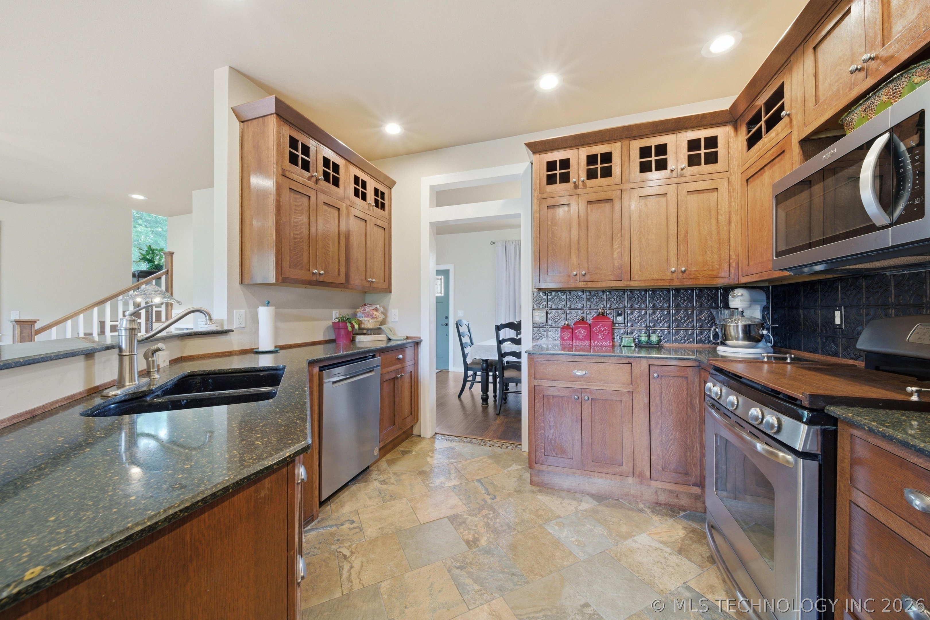 14252 E Lake Drive Property Photo 14
