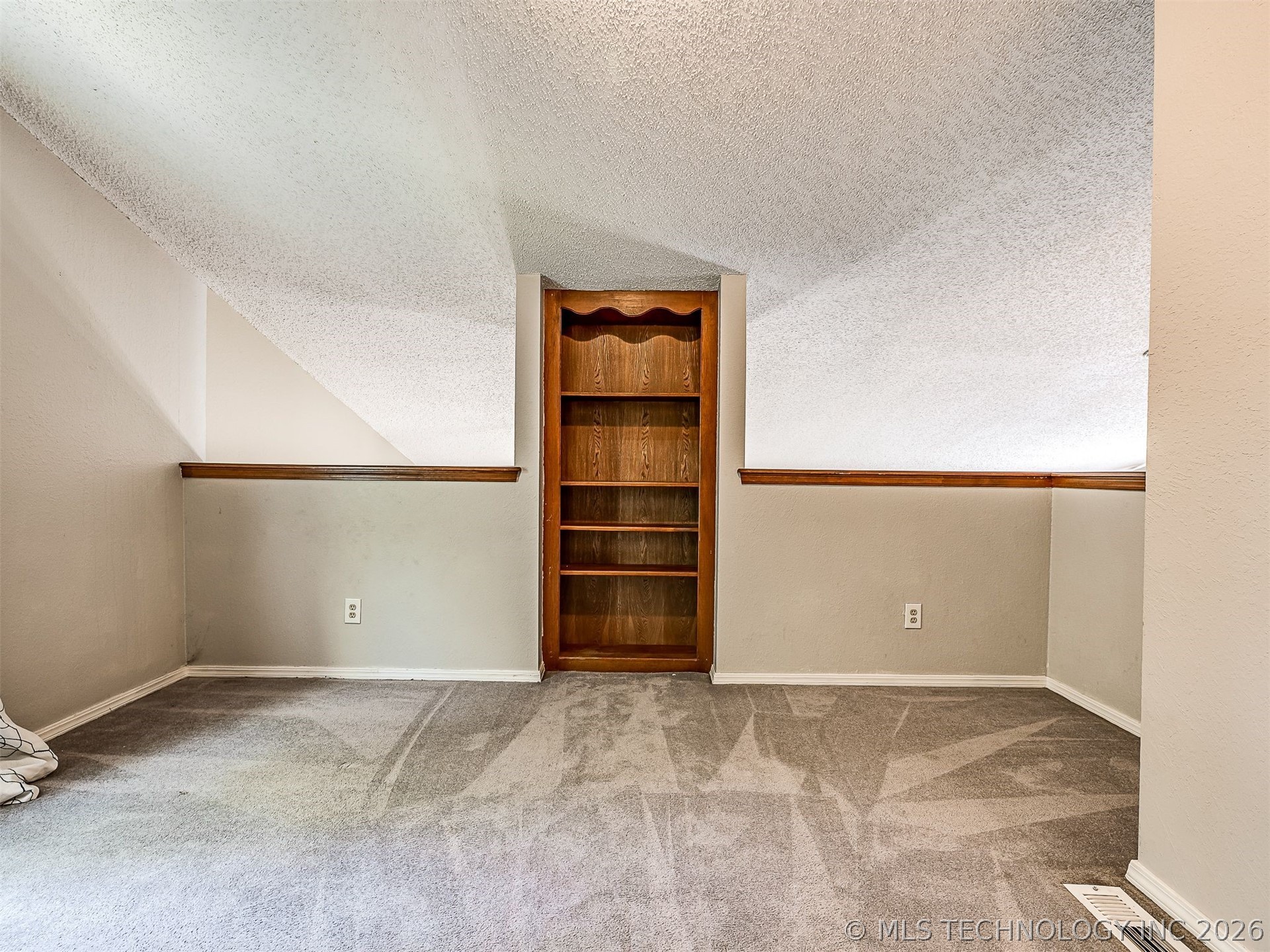 13033 E 28th Place Property Photo 10