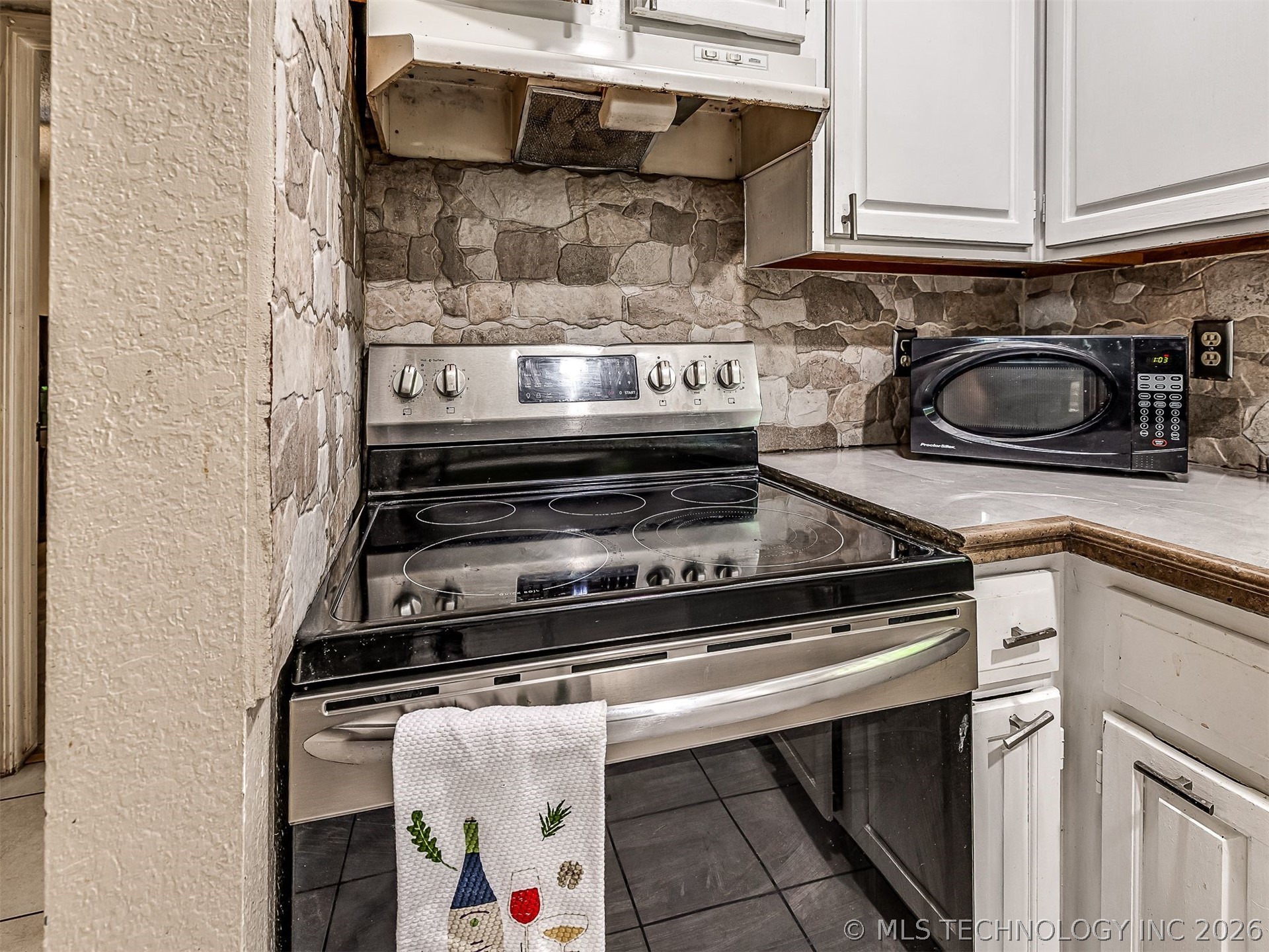 13033 E 28th Place Property Photo 23