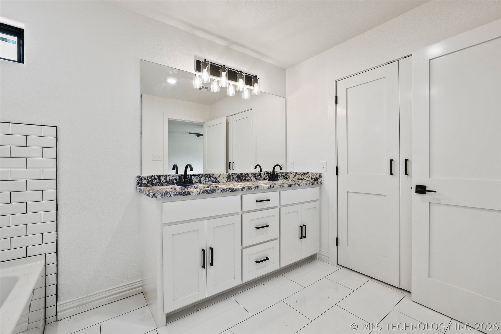 6915 Sims Road Property Photo 7
