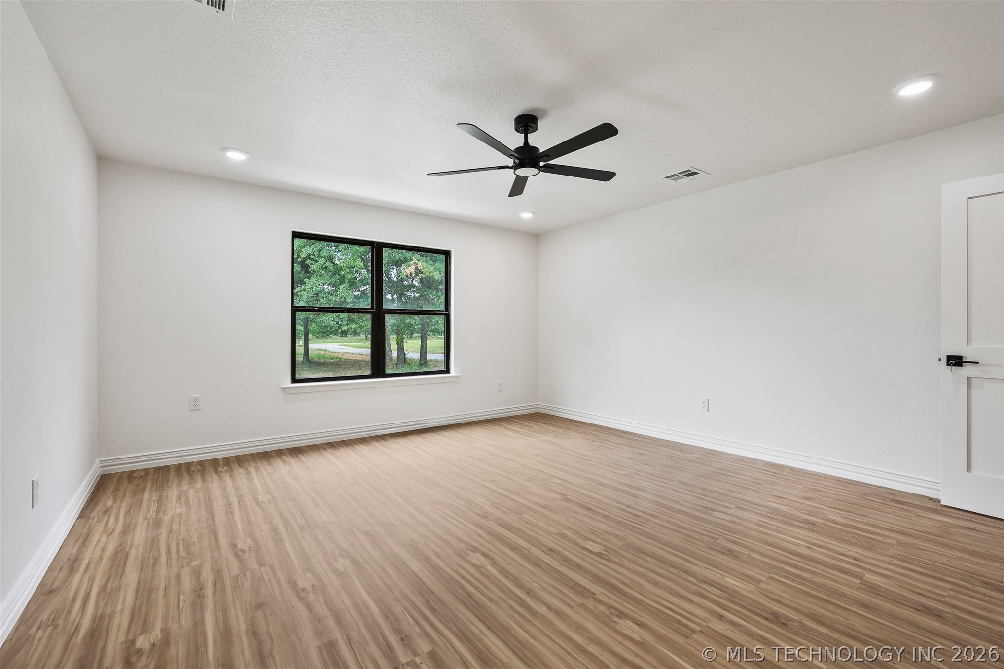 6915 Sims Road Property Photo 9