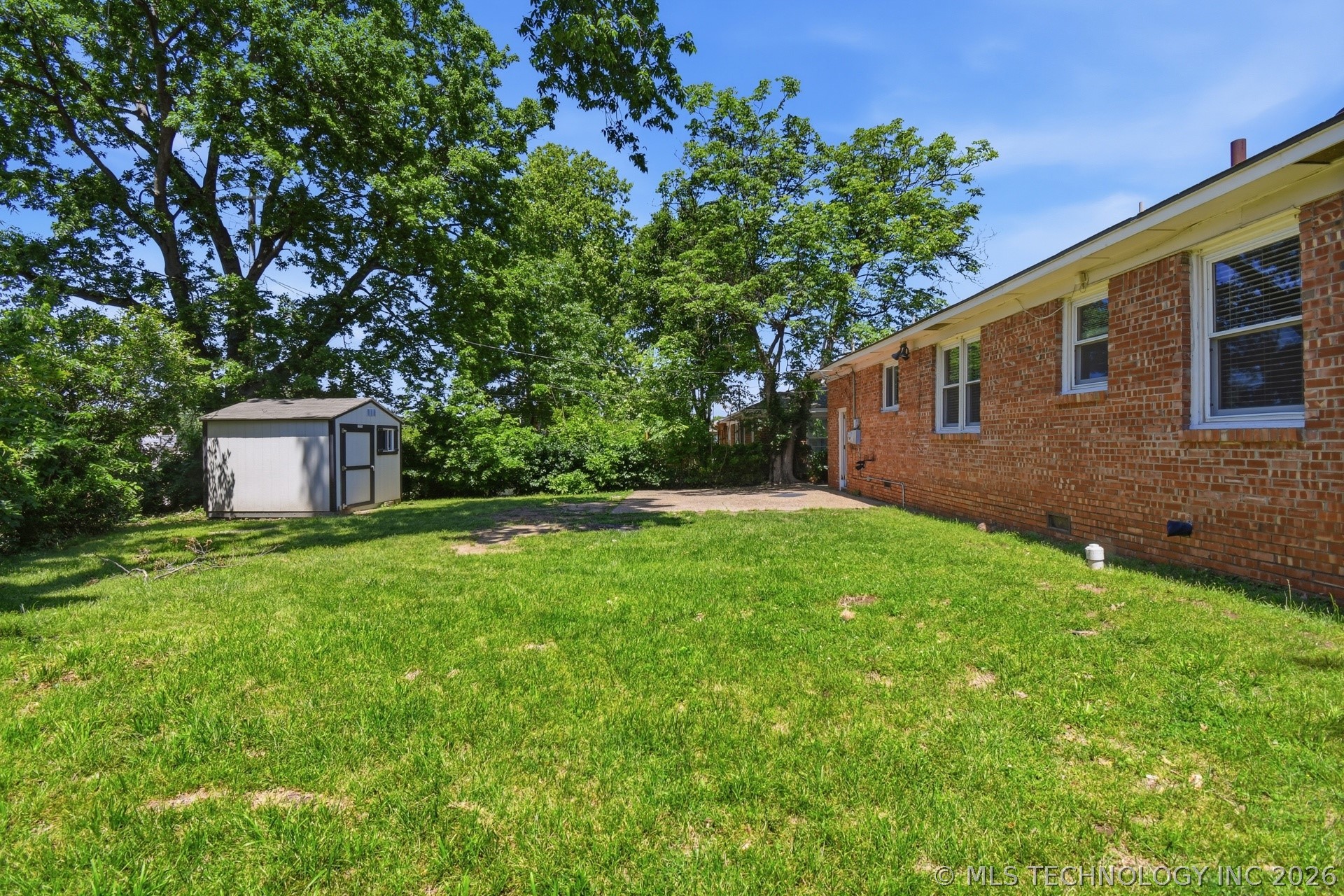 3828 S Indianapolis Avenue Property Photo 33