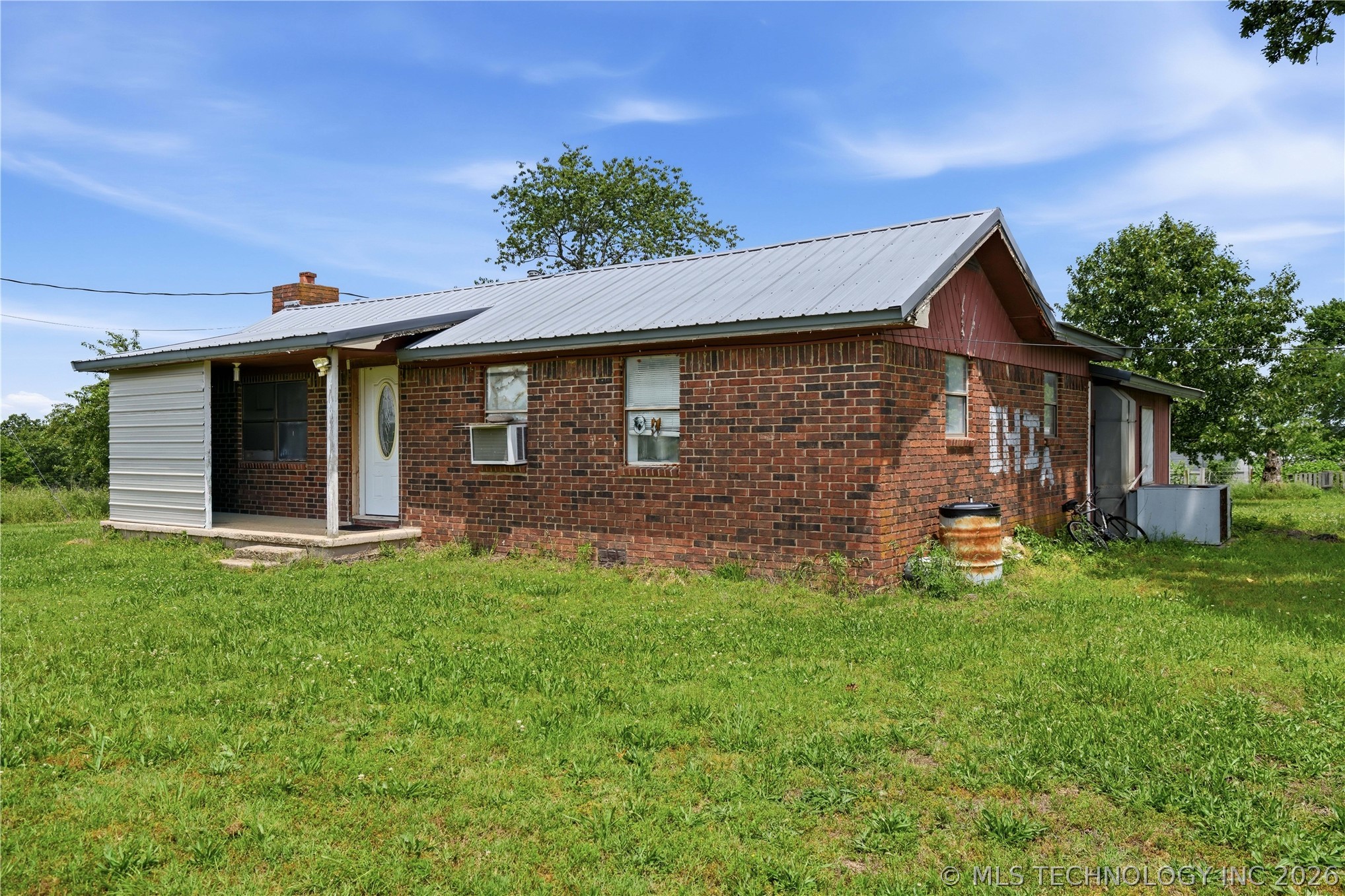 471089 E 670 Property Photo 1