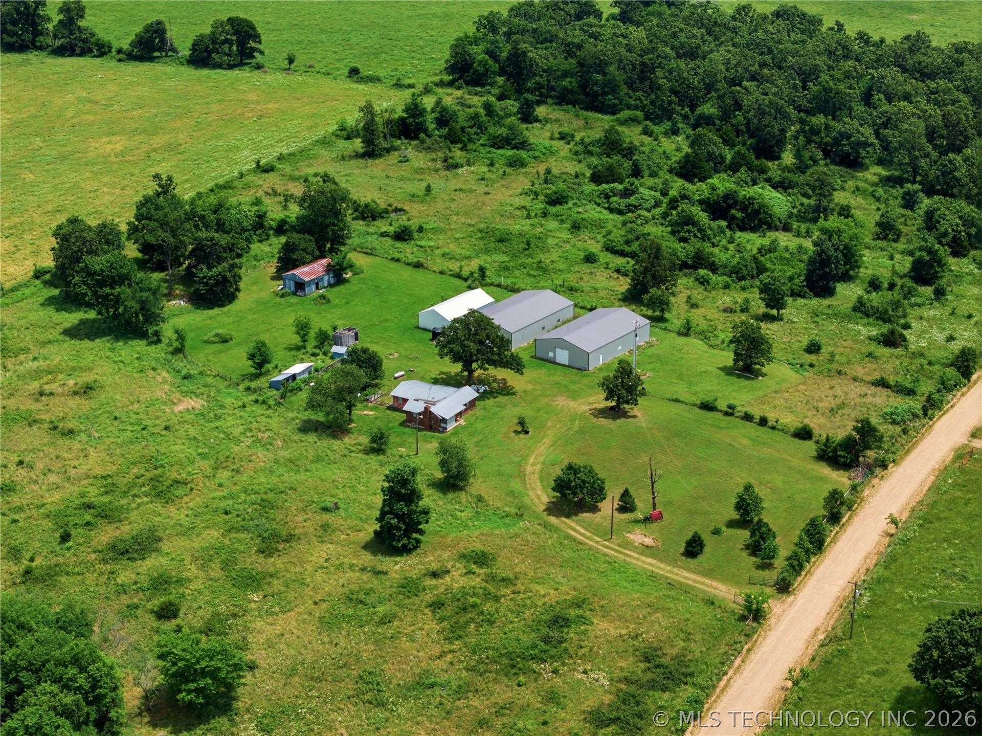471089 E 670 Property Photo 10