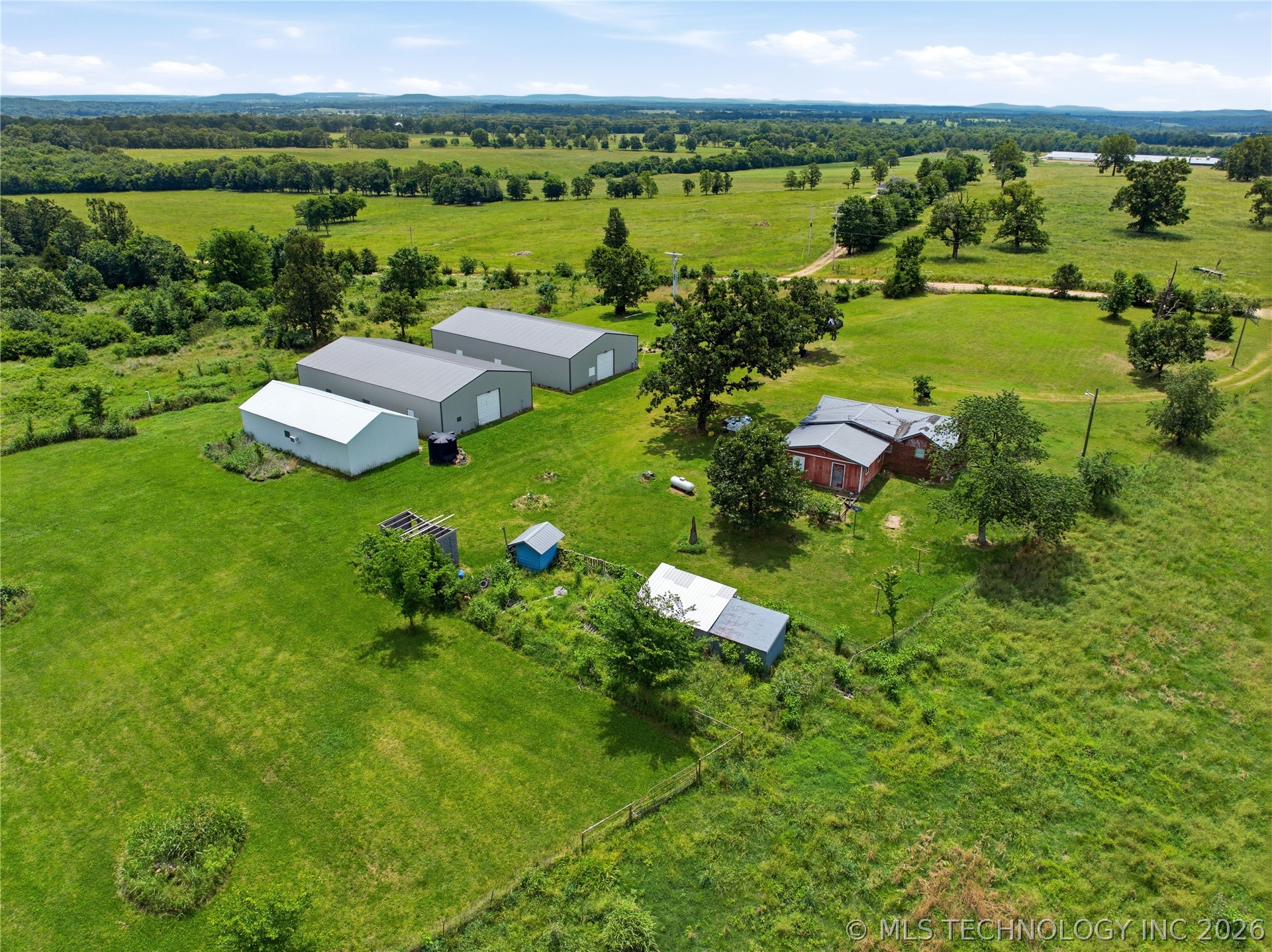 471089 E 670 Property Photo 11