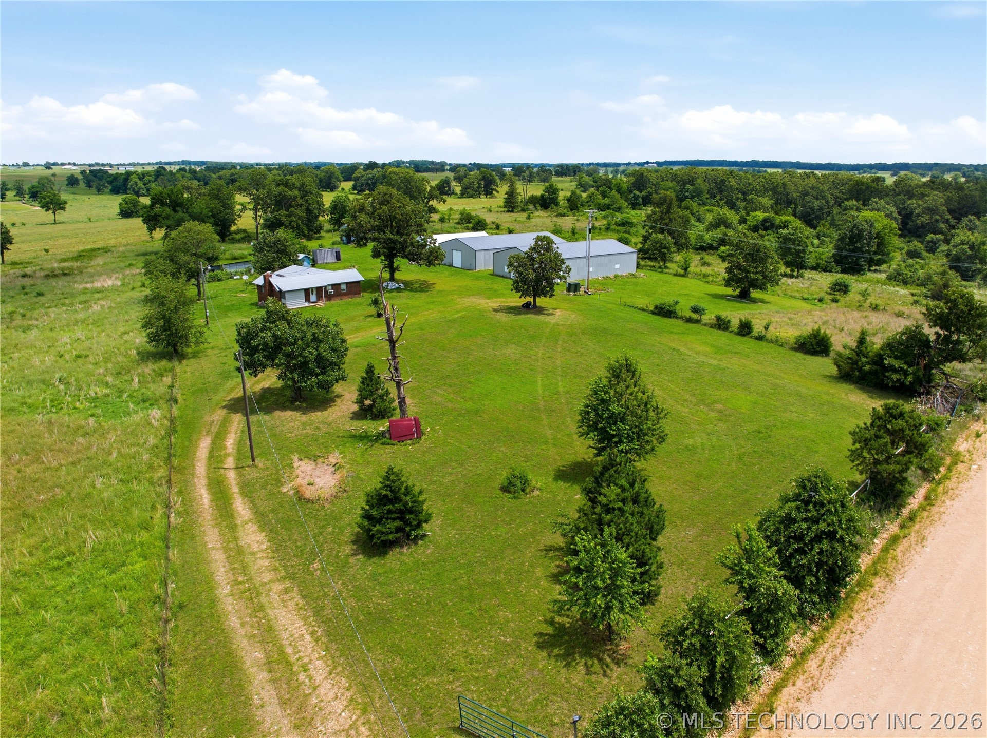 471089 E 670 Property Photo 17