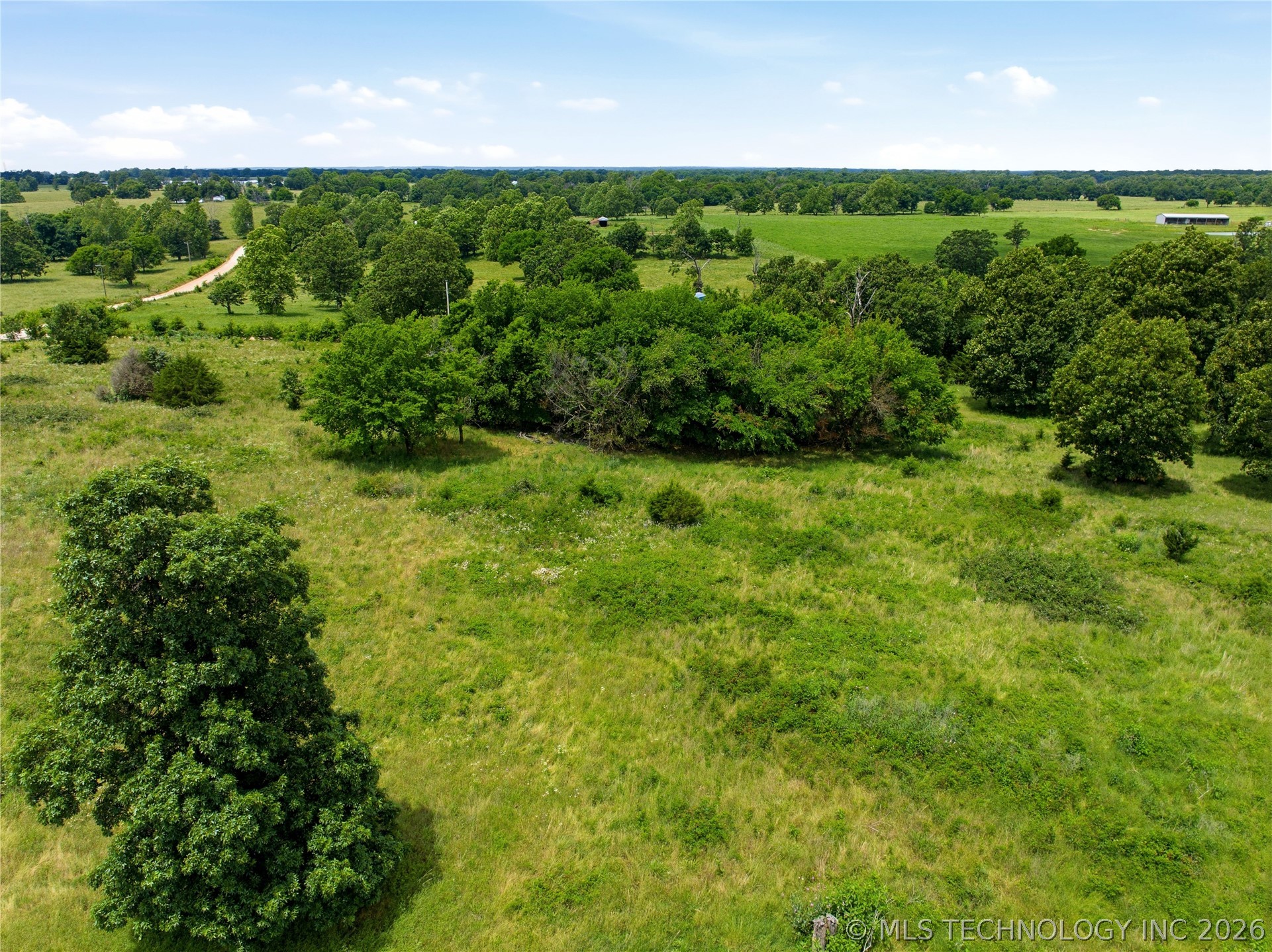 471089 E 670 Property Photo 19