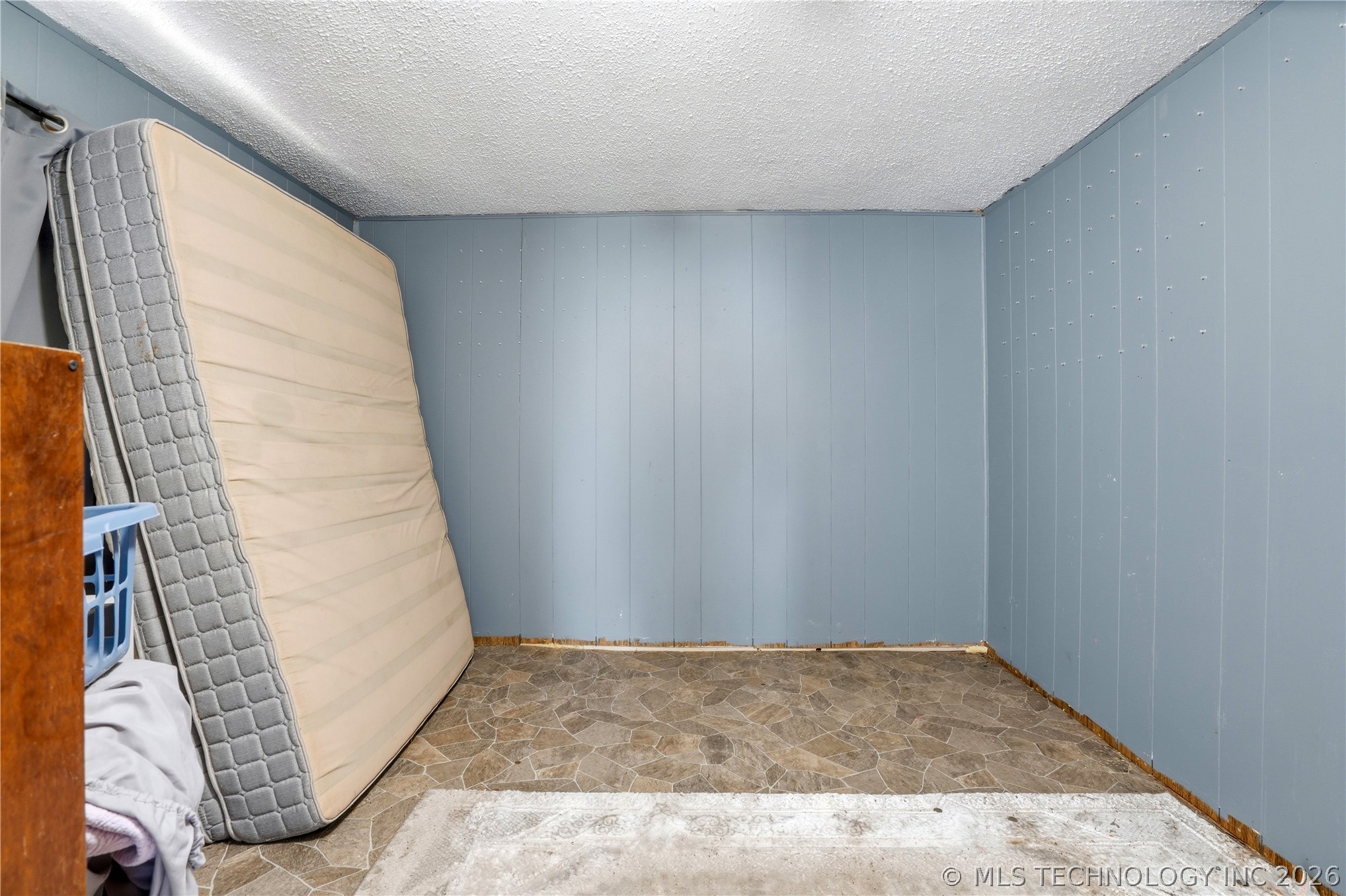 471089 E 670 Property Photo 32