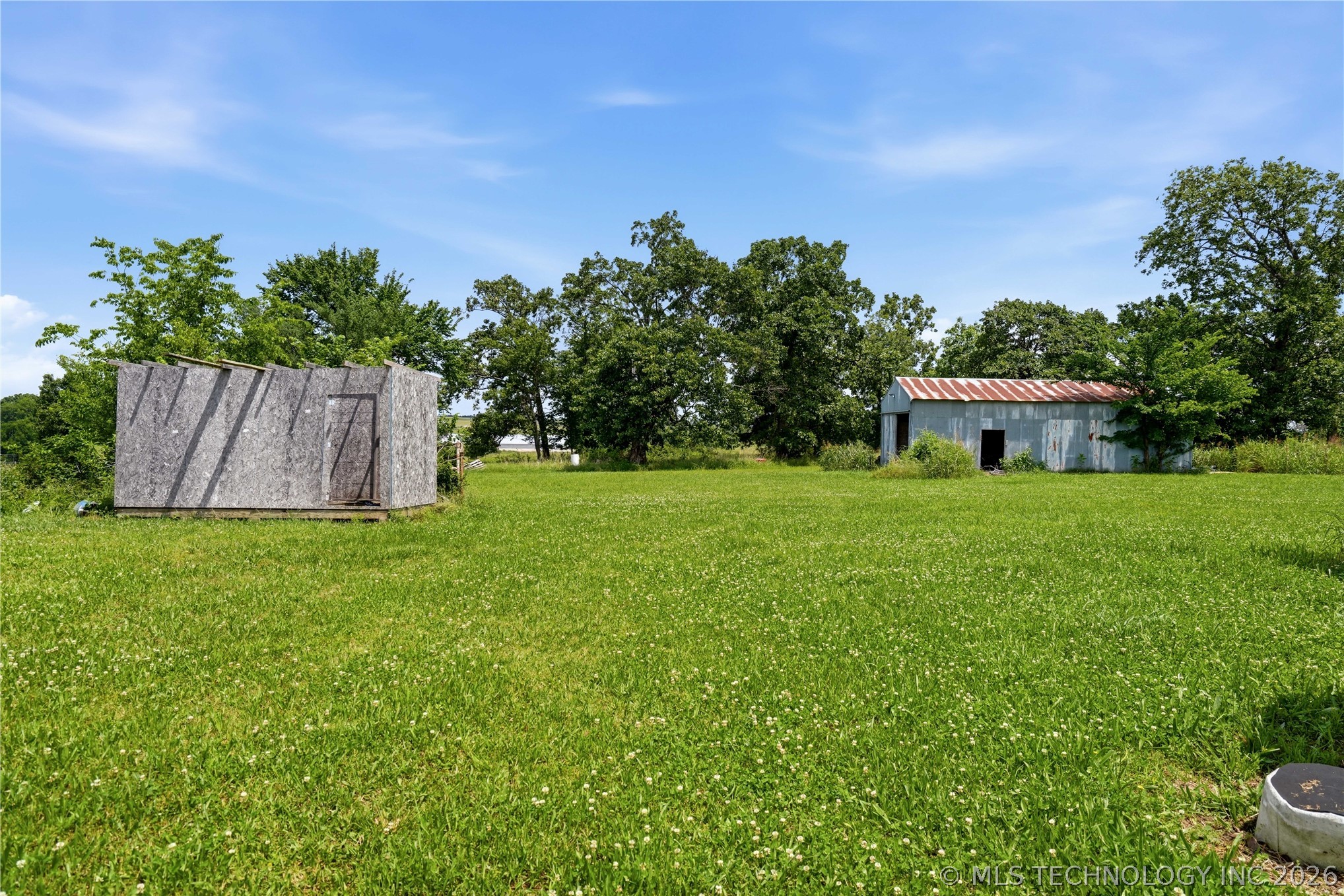 471089 E 670 Property Photo 35