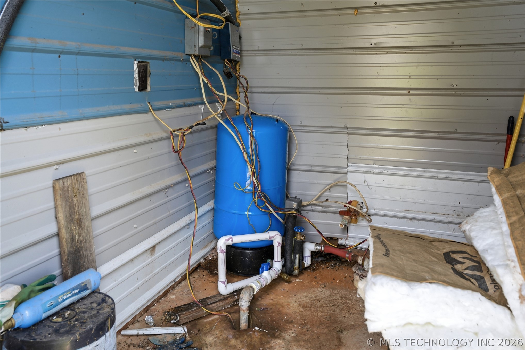 471089 E 670 Property Photo 37