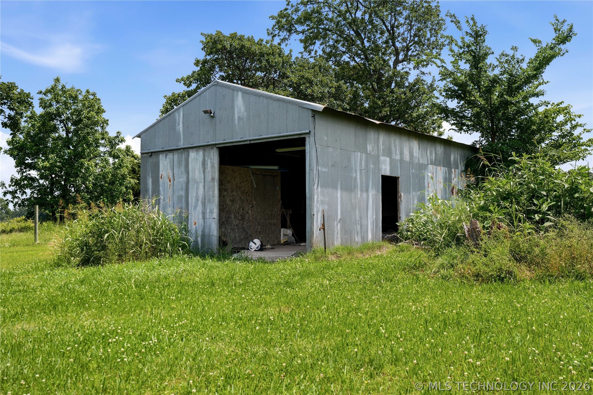 471089 E 670 Property Photo 39