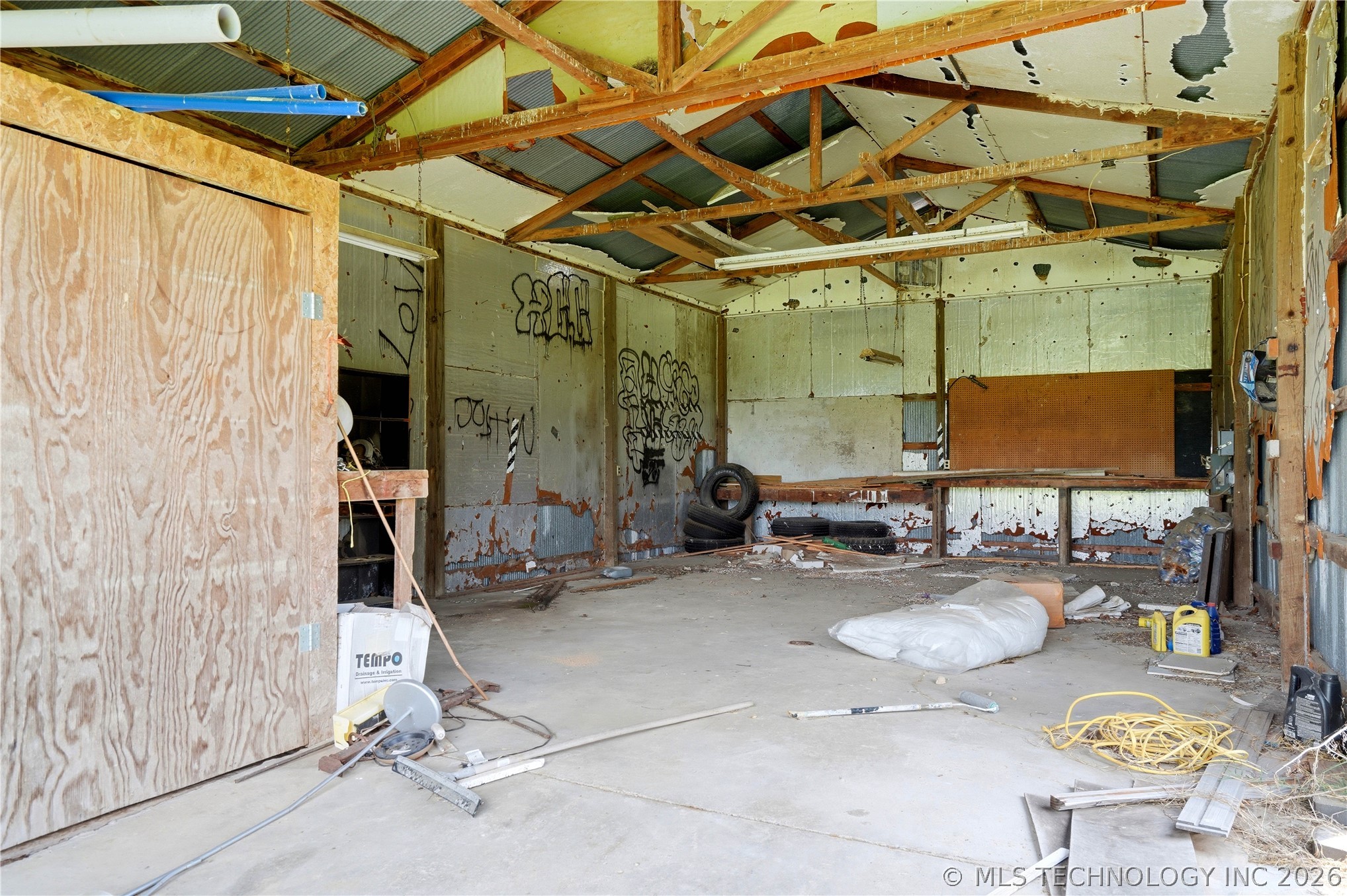 471089 E 670 Property Photo 40
