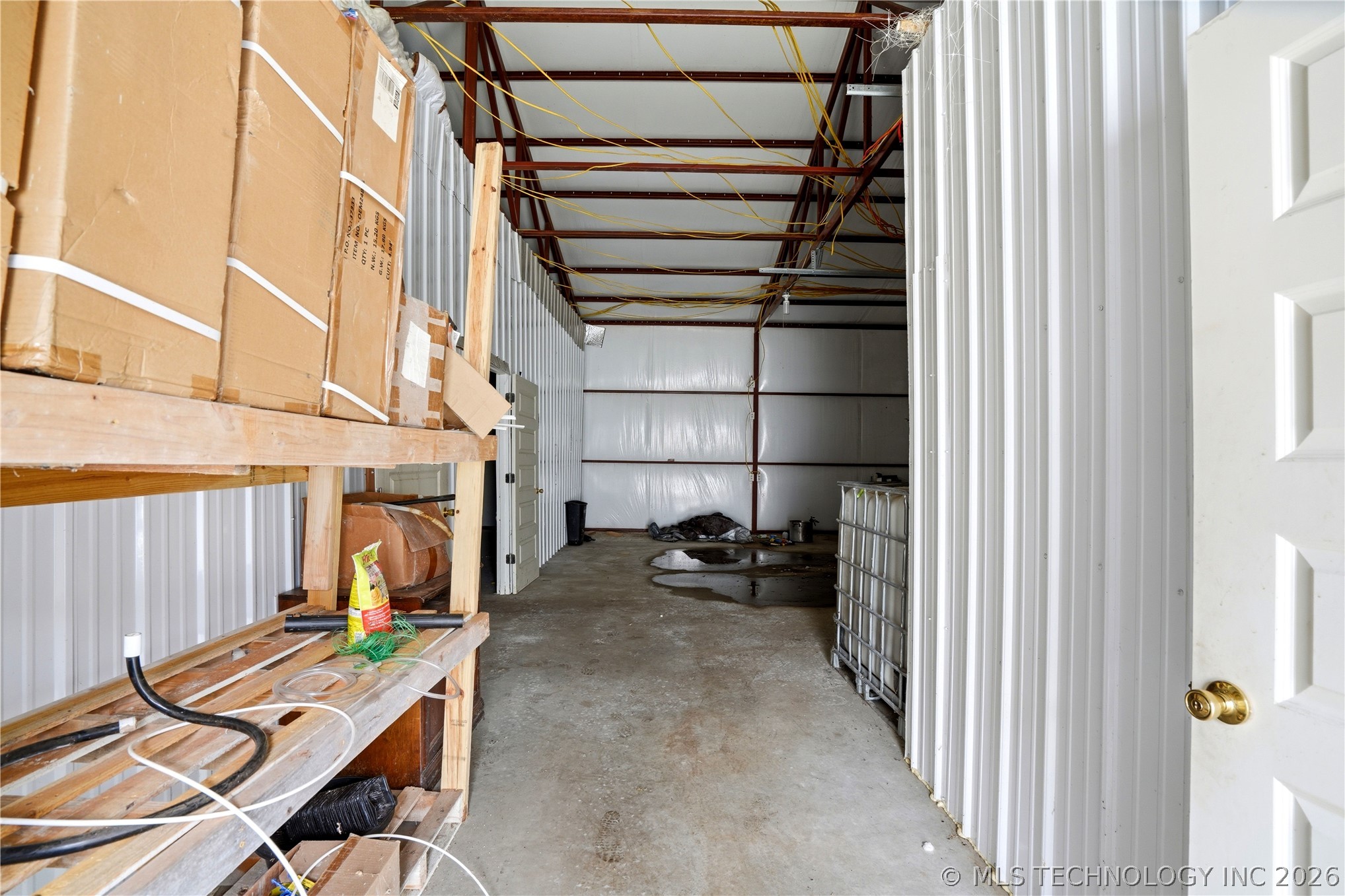 471089 E 670 Property Photo 44