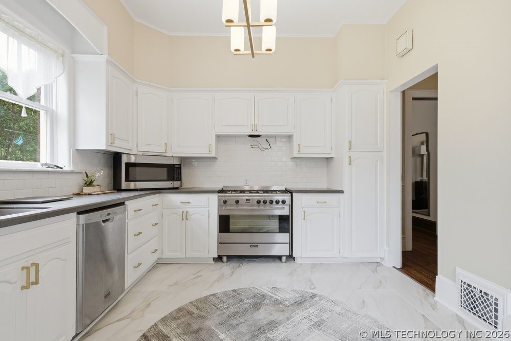 221 Woodward Boulevard Property Photo 21
