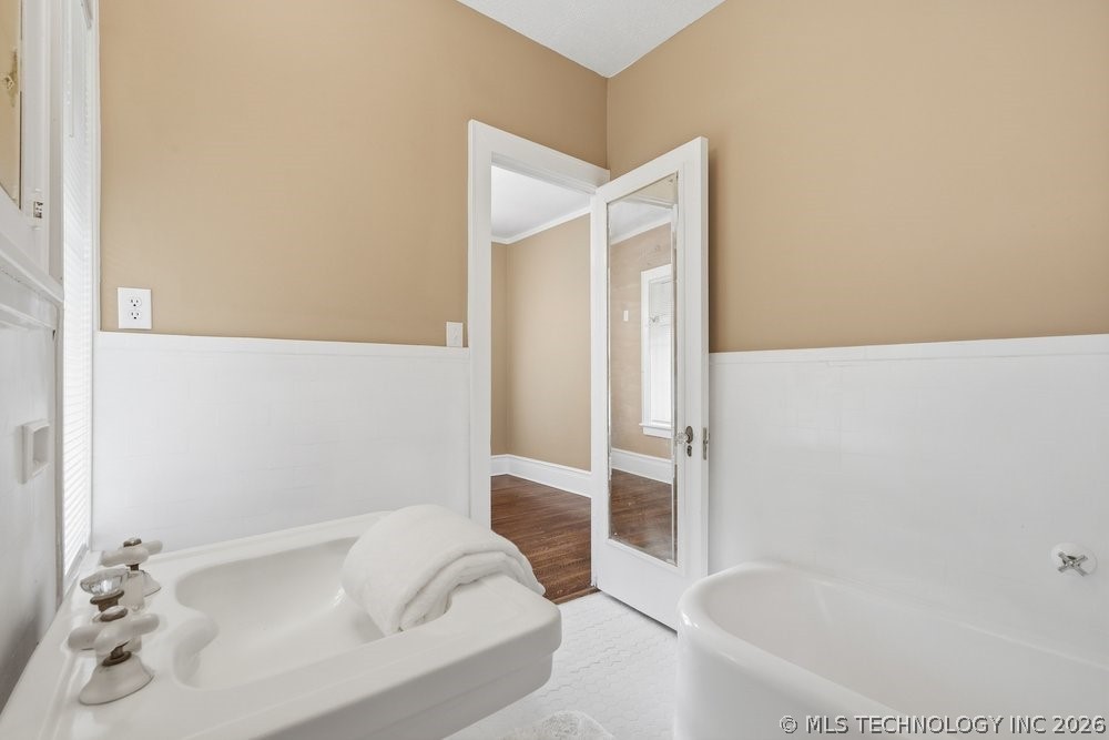 221 Woodward Boulevard Property Photo 37