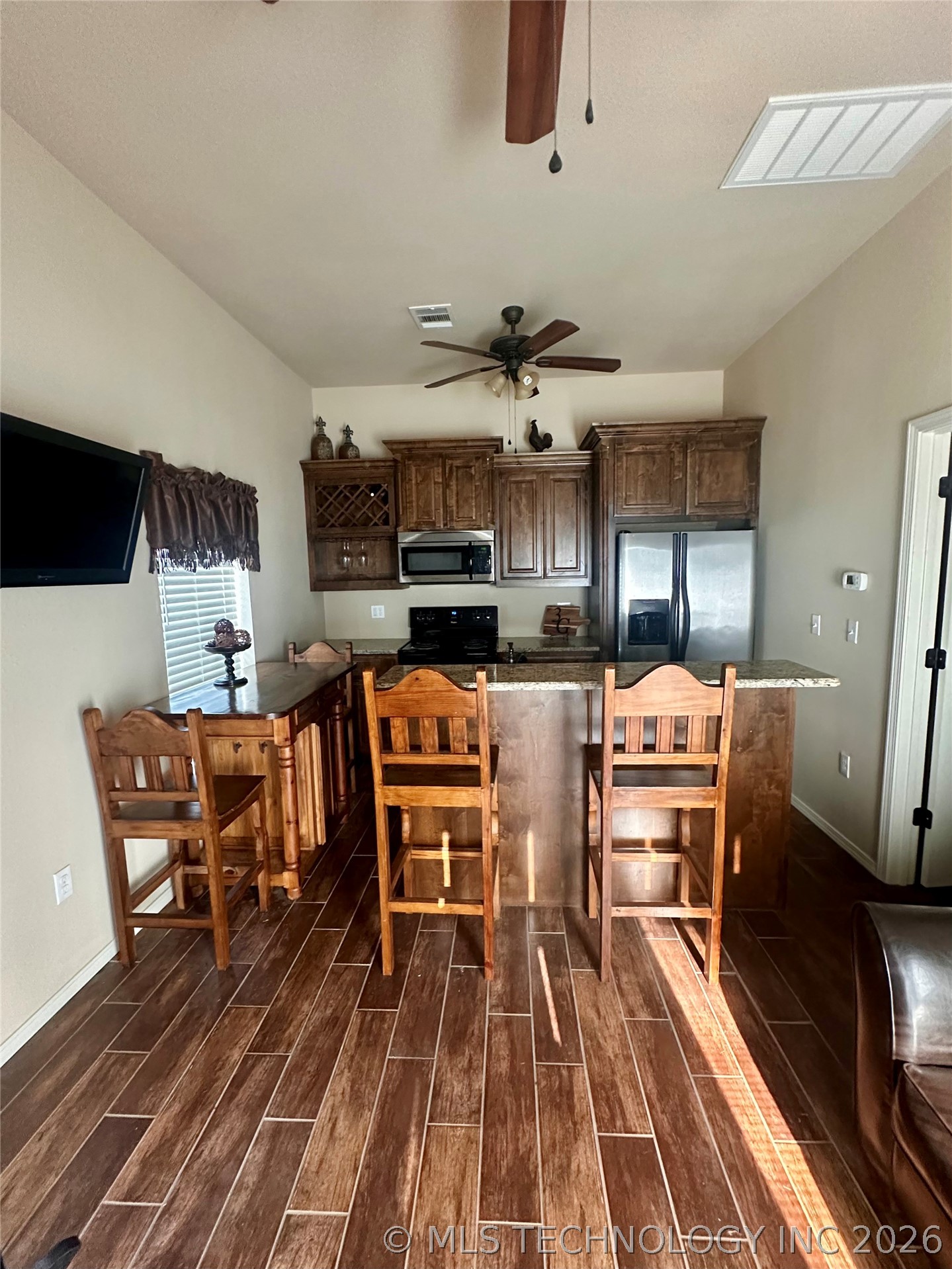4581 Lemon Property Photo 5