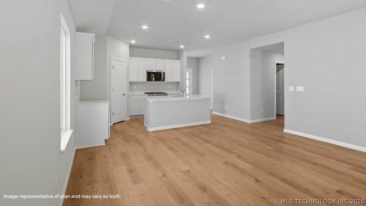 2023 E San Antonio Street Property Photo 7