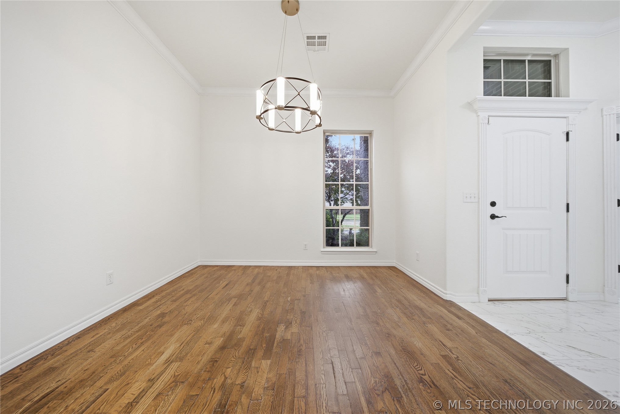 2445 S Oak Avenue Property Photo 13