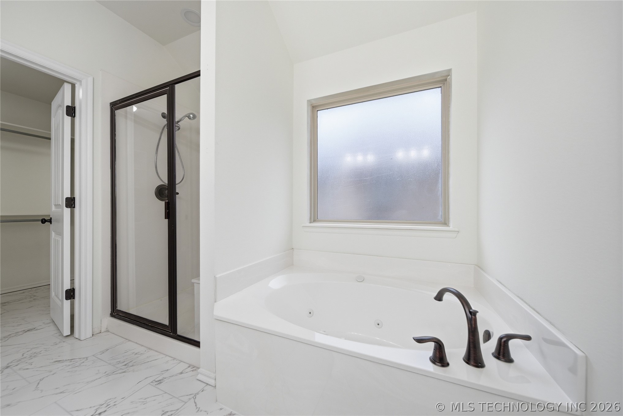 2445 S Oak Avenue Property Photo 17
