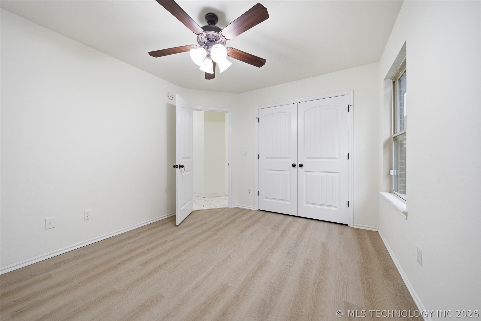 2445 S Oak Avenue Property Photo 19