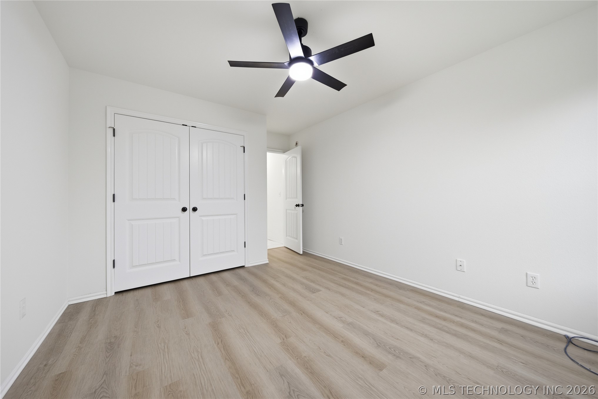 2445 S Oak Avenue Property Photo 20