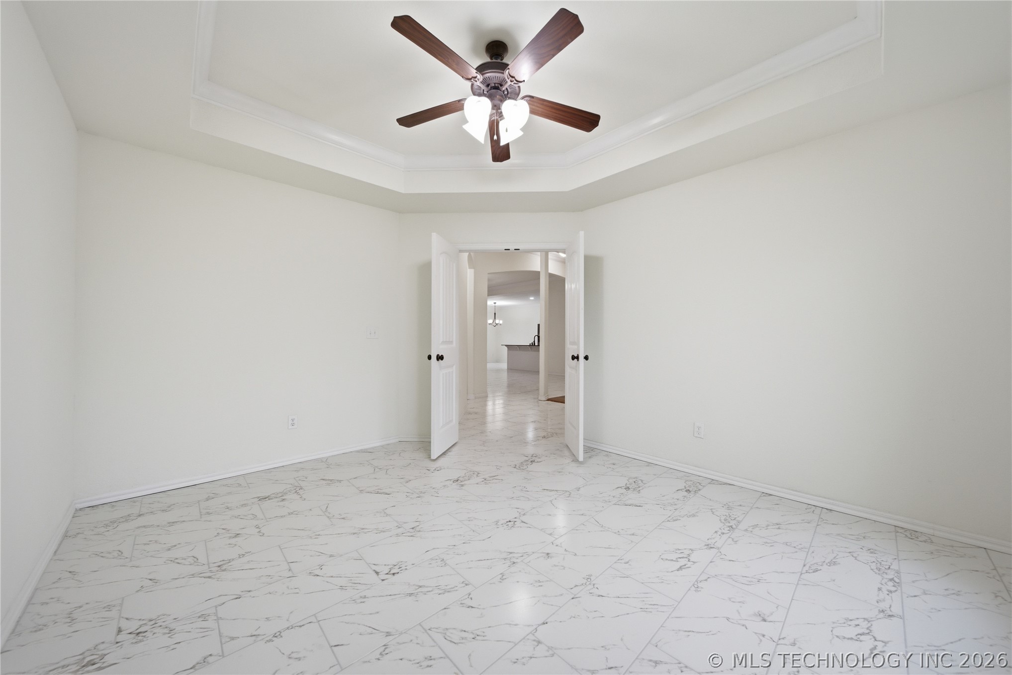 2445 S Oak Avenue Property Photo 23