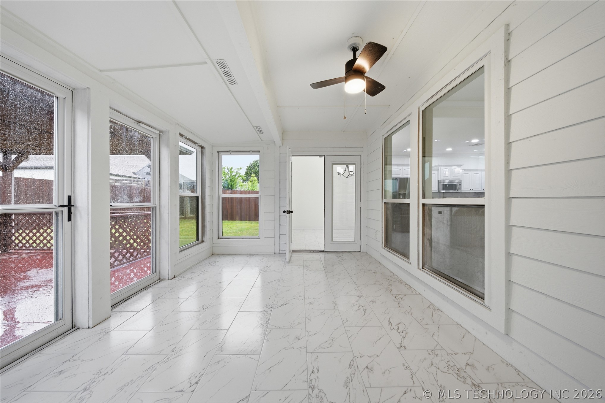 2445 S Oak Avenue Property Photo 24
