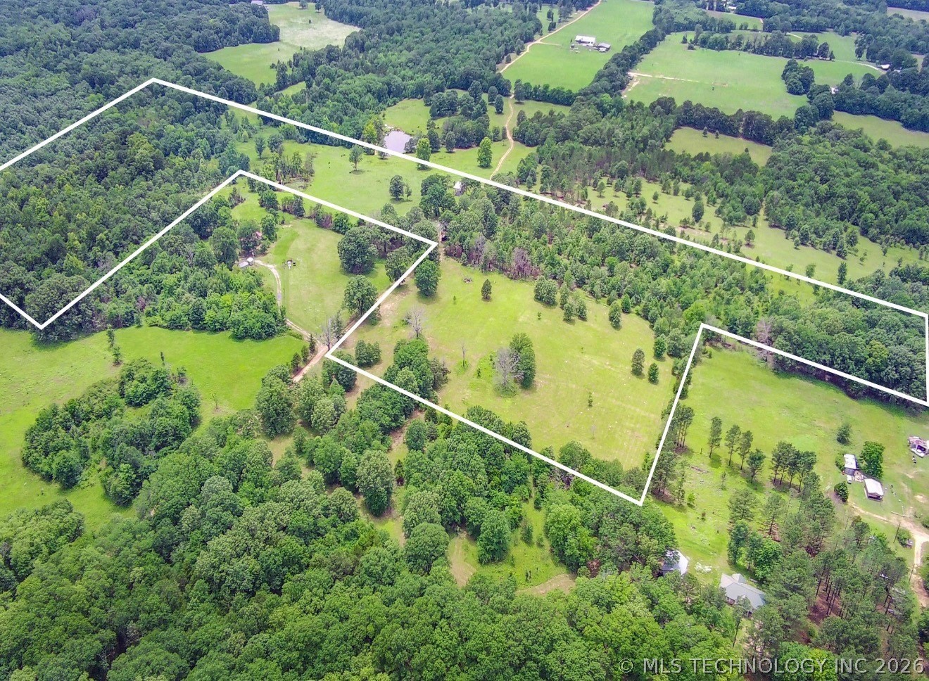 407750 E 1895 Road Property Photo 2
