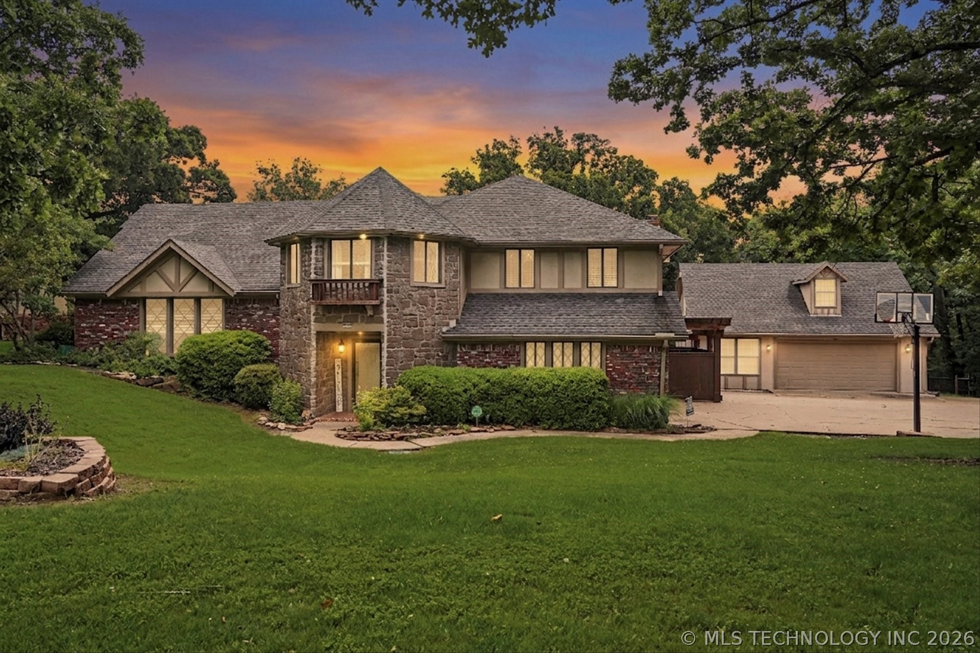 12525 S Skyline Drive Property Photo 1