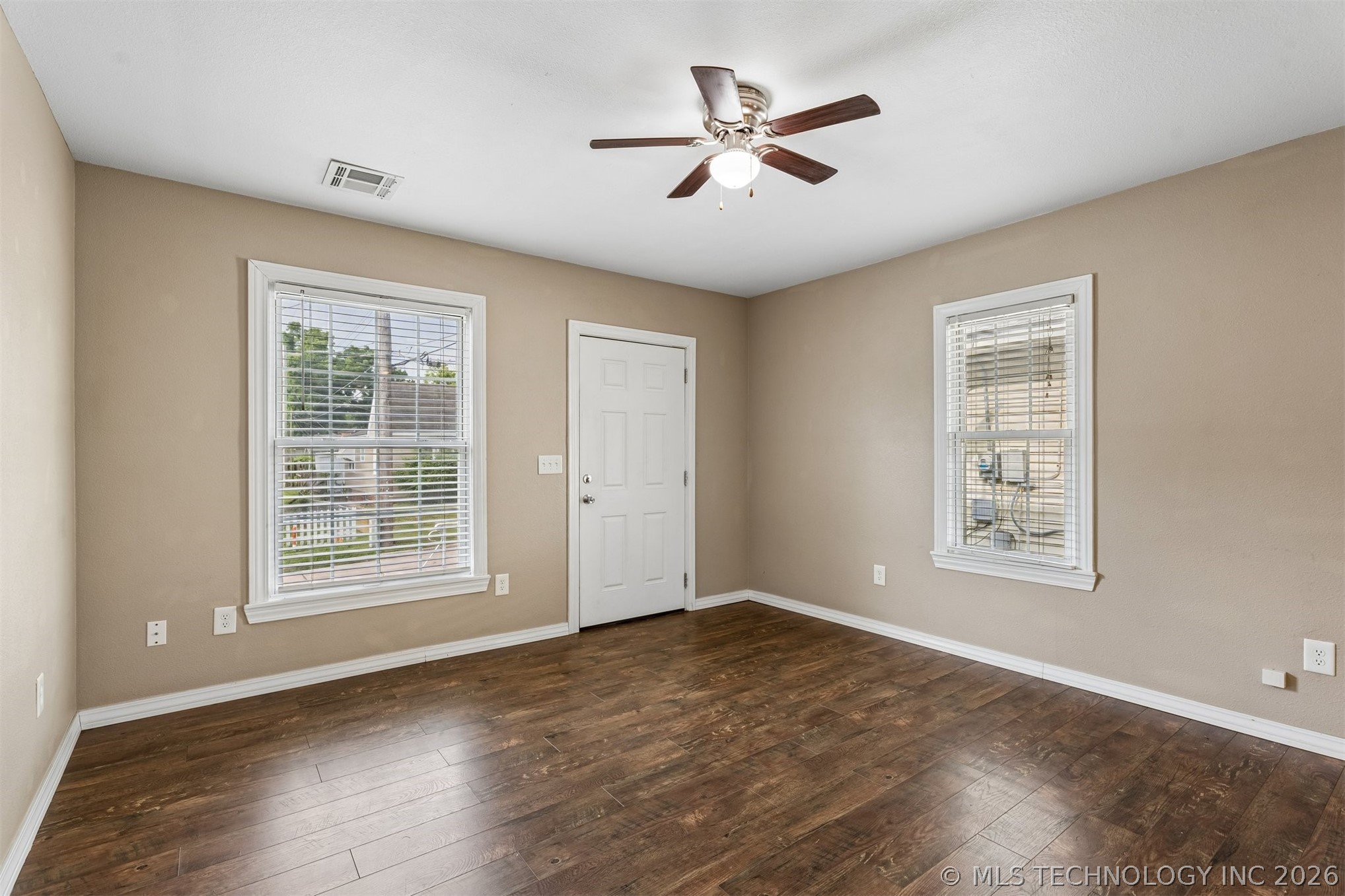 3113 E 12th Street Property Photo 5