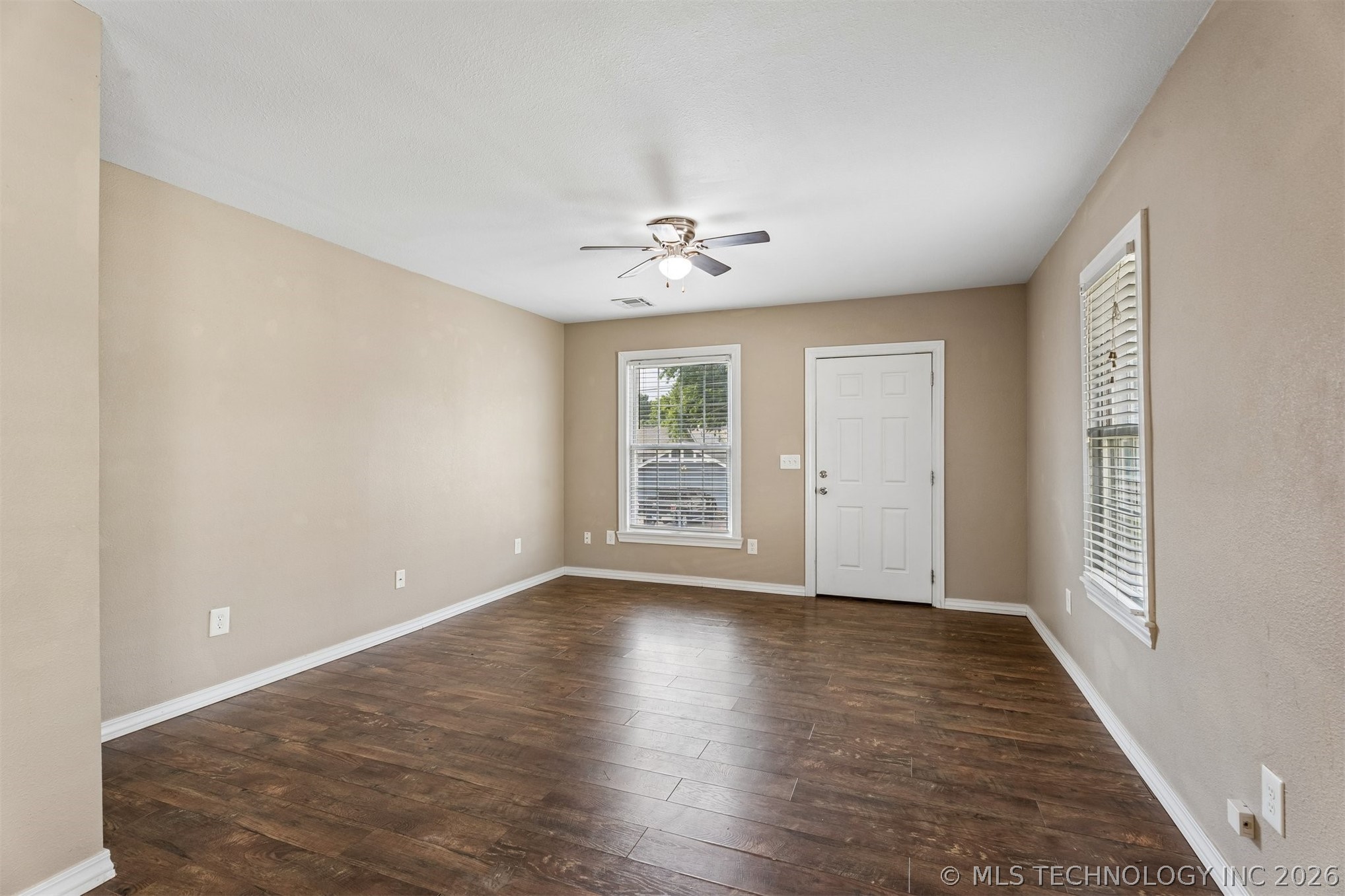 3113 E 12th Street Property Photo 6