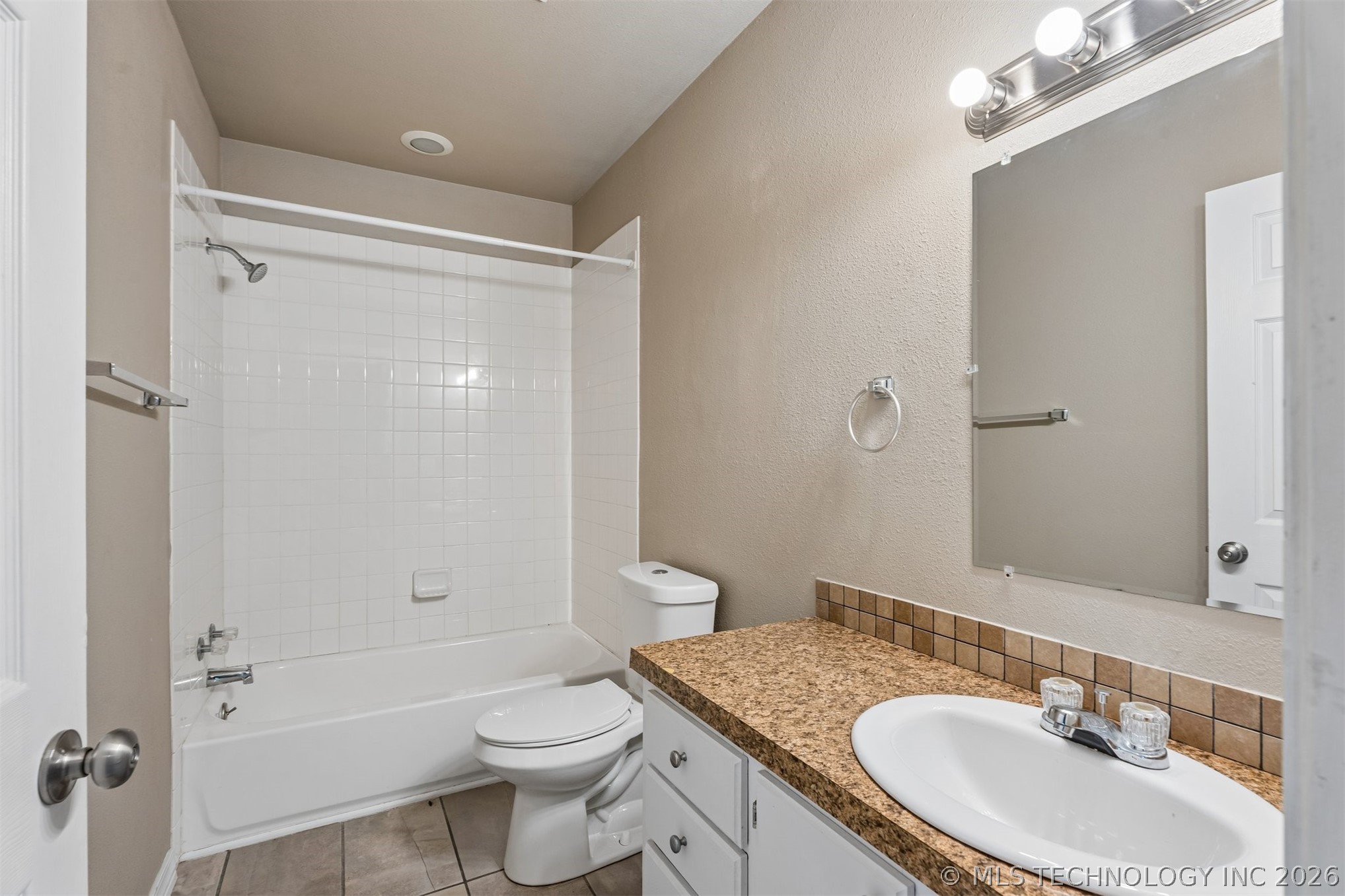 3113 E 12th Street Property Photo 19