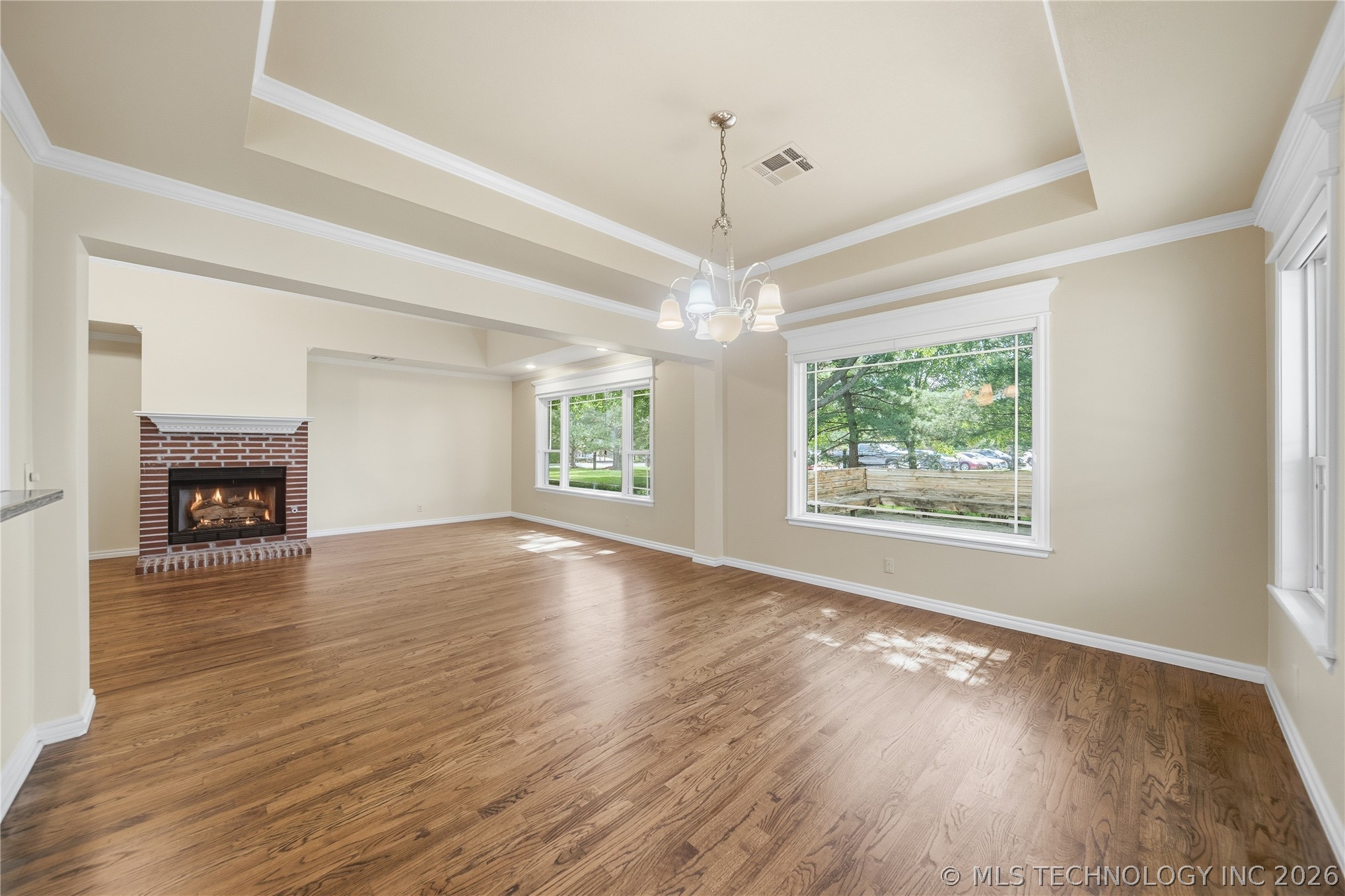 419 N Forest Ridge Boulevard Property Photo 8