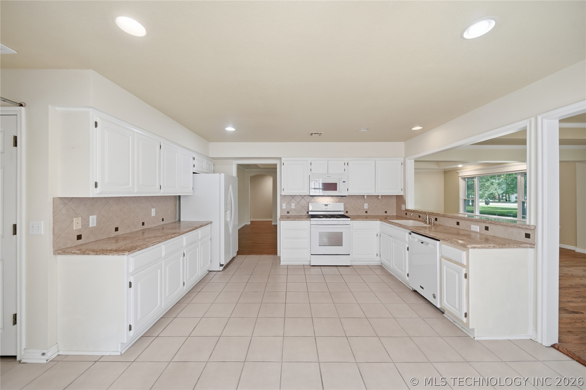 419 N Forest Ridge Boulevard Property Photo 10