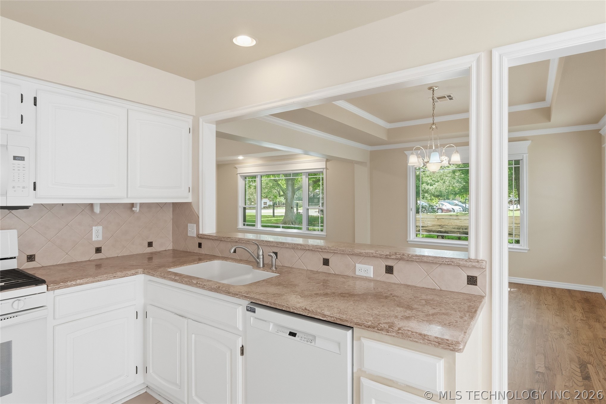 419 N Forest Ridge Boulevard Property Photo 11