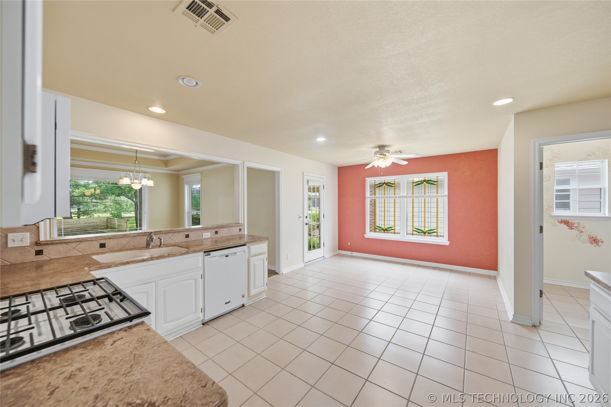 419 N Forest Ridge Boulevard Property Photo 13