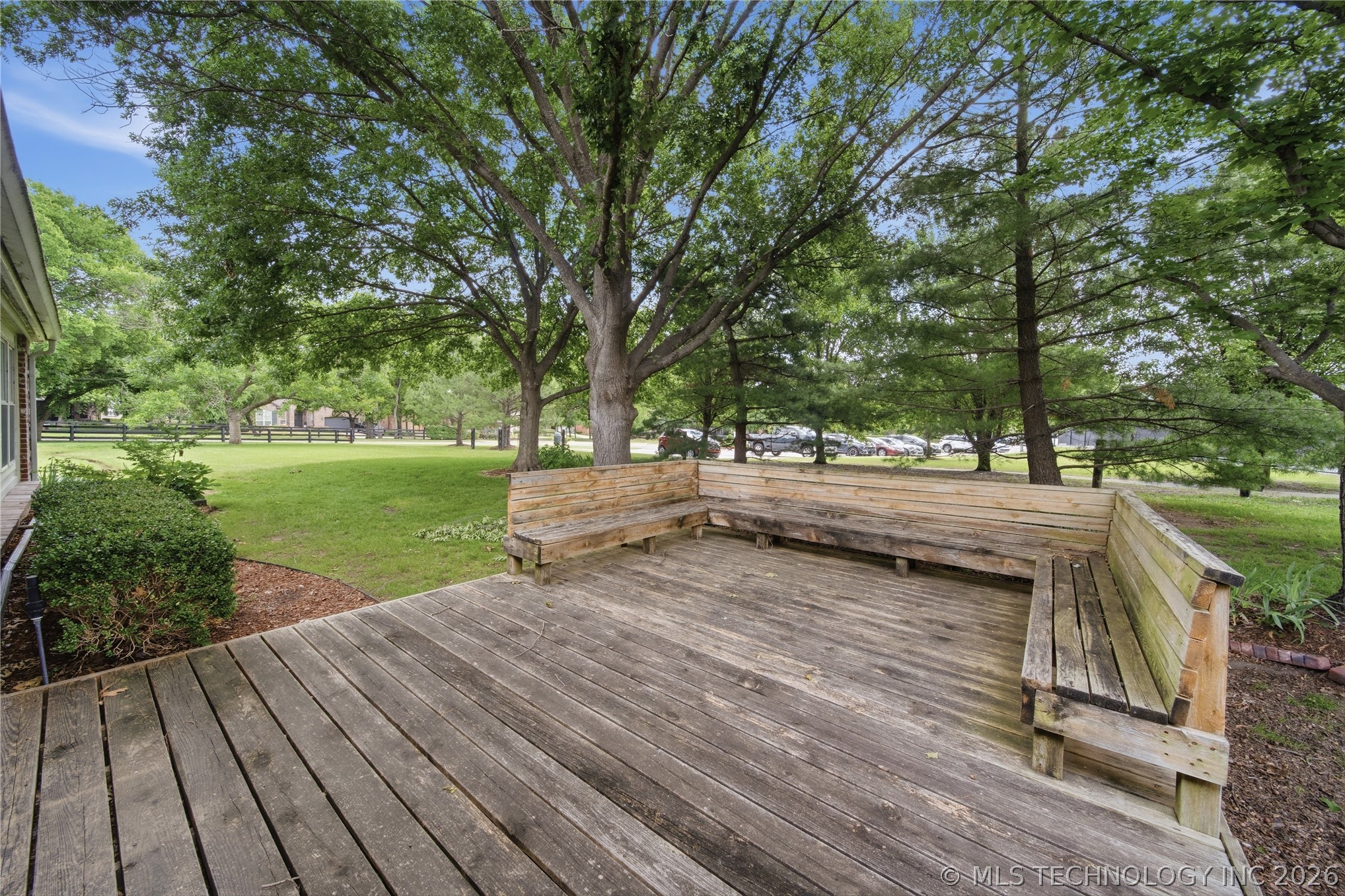 419 N Forest Ridge Boulevard Property Photo 28